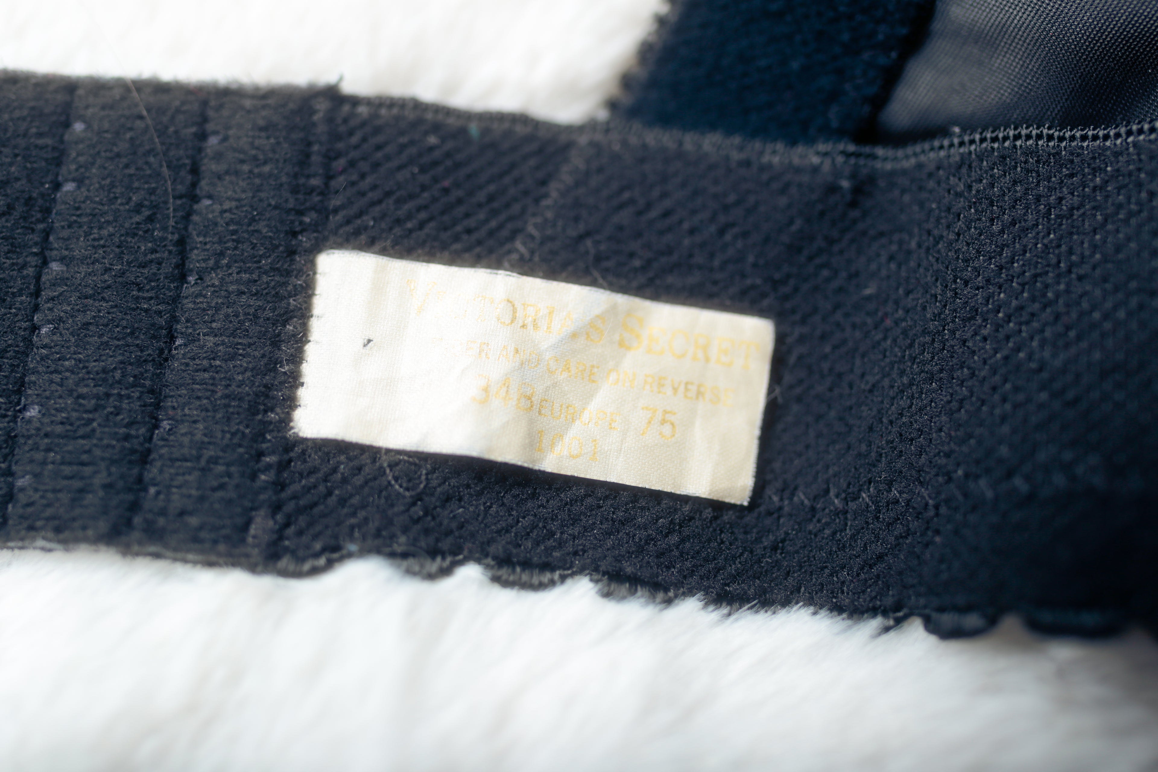 Victoria's Secret Vintage Gold Tag 34B Unlined Sheer Lace Basque Corset Bustier Bra Black