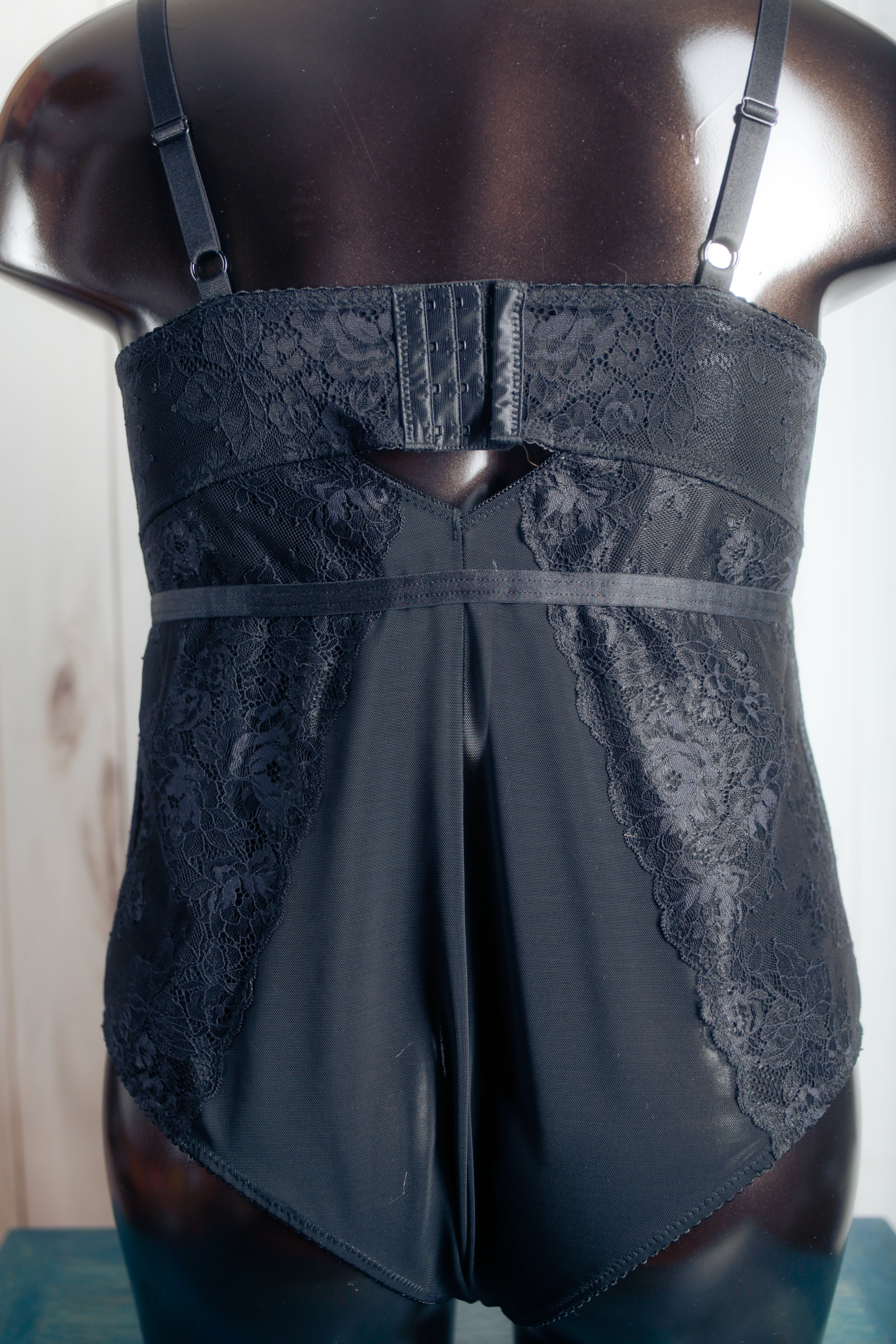 Torrid Curve 1 Sheer Lace Underwire Teddy Bodysuit Black