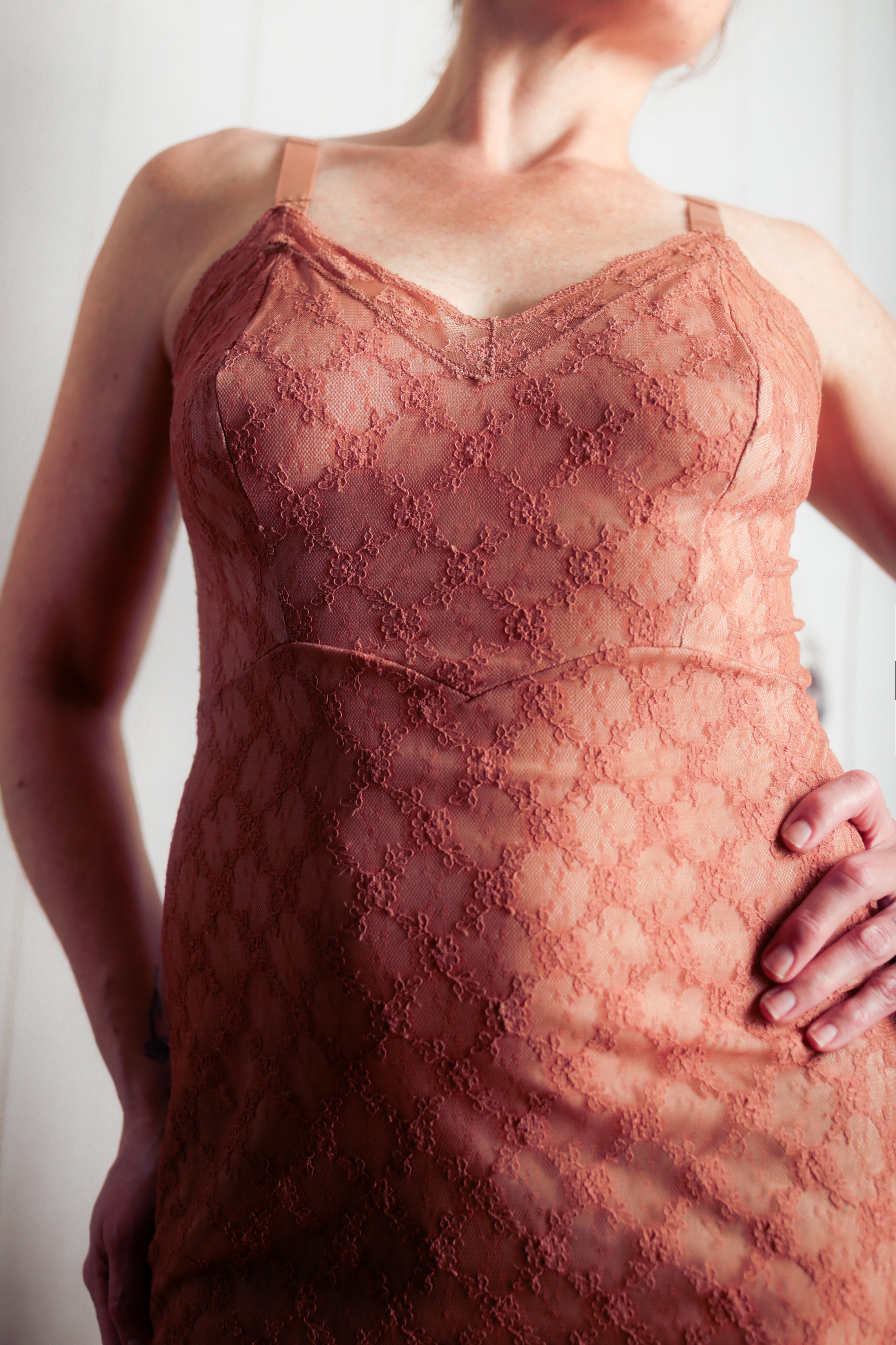 Youth Form Vintage Embroidered Full Slip Dress Size 34 Small