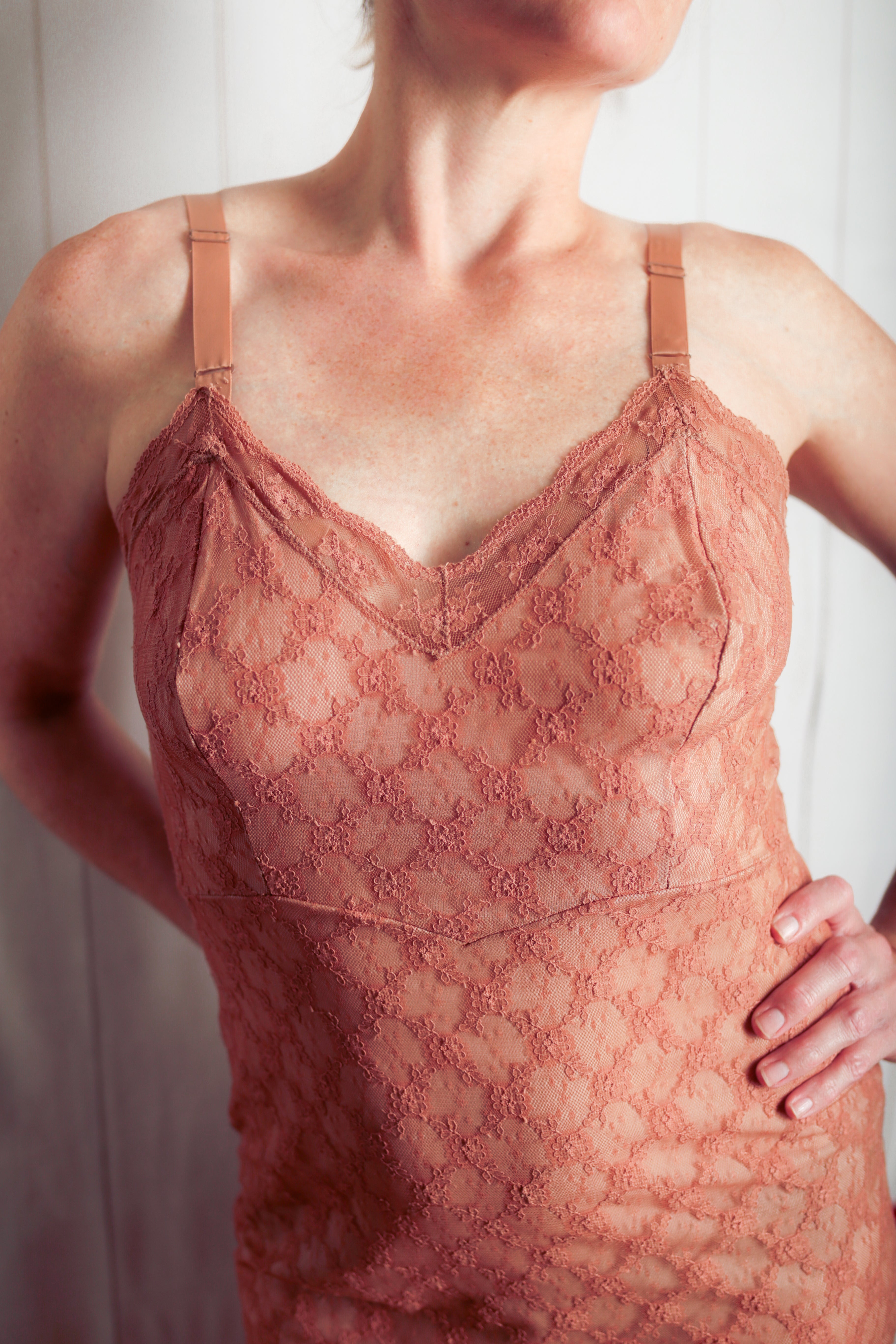 Youth Form Vintage Embroidered Full Slip Dress Size 34 Small