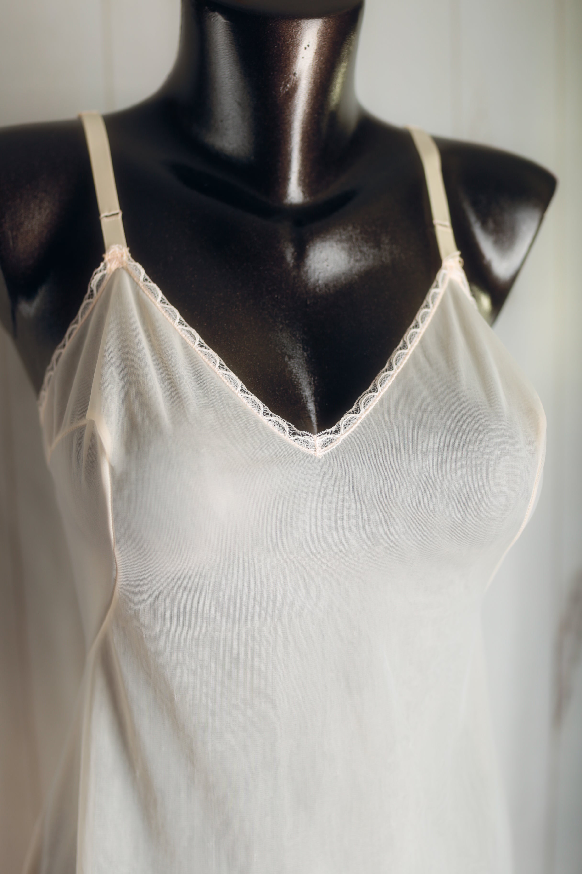 Formfit Rogers Vintage Sheer Unlined Full Slip Size 34 Small