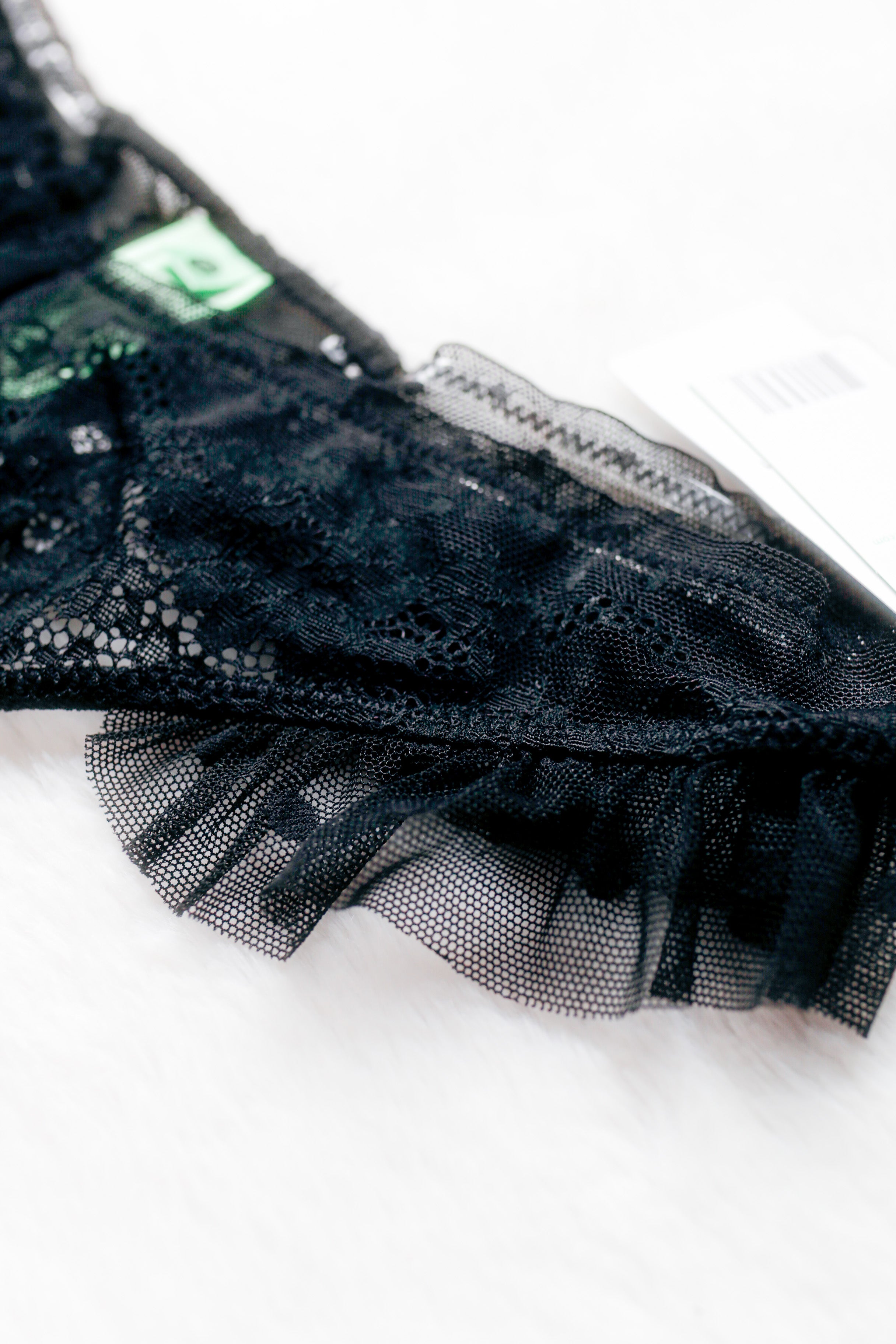 Honeydew Sheer Lace Mesh Thong Panty Medium Black NEW