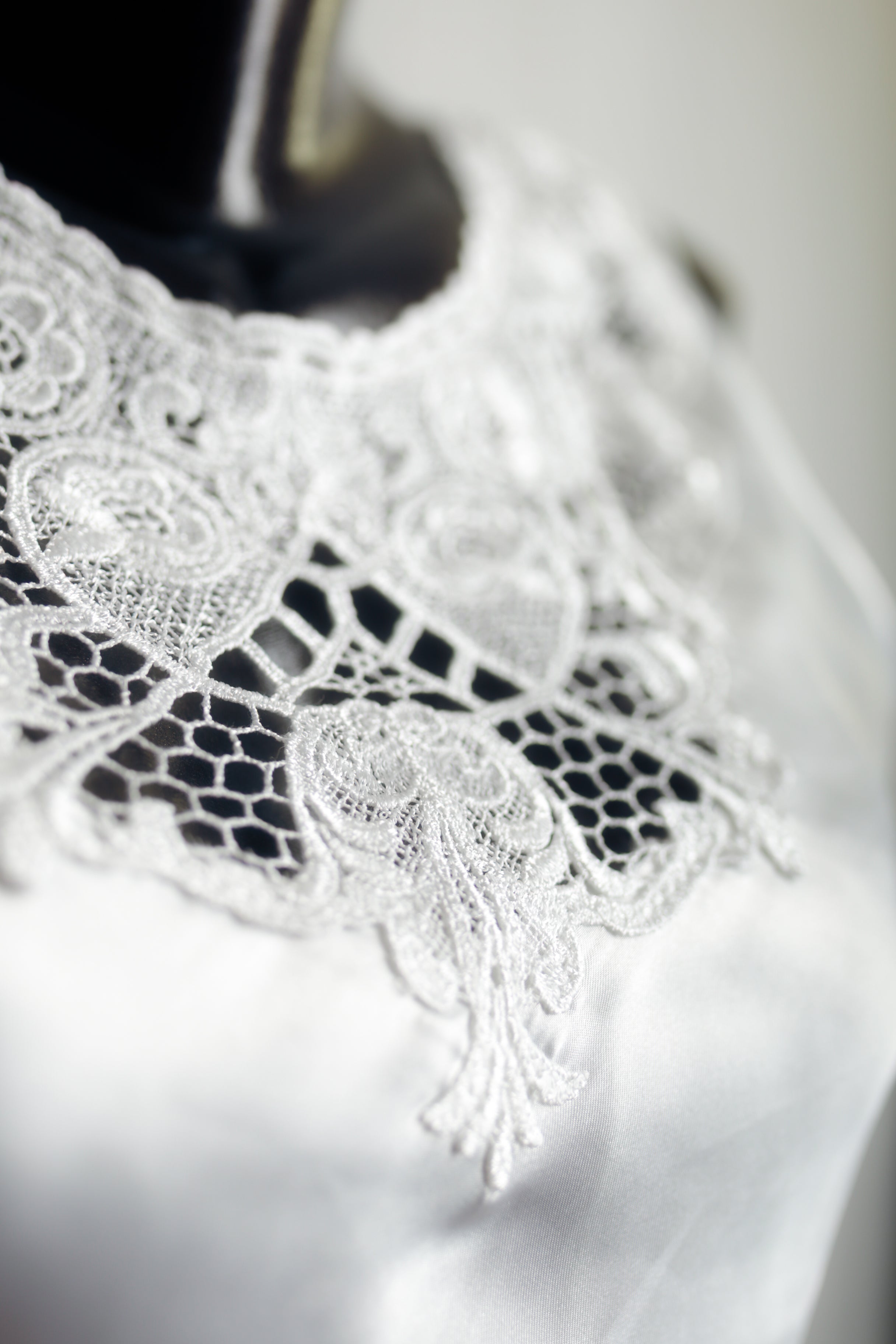 Cinema Etoile Eyelet Cami Chemise Lingerie White Satin and Lace Medium NEW