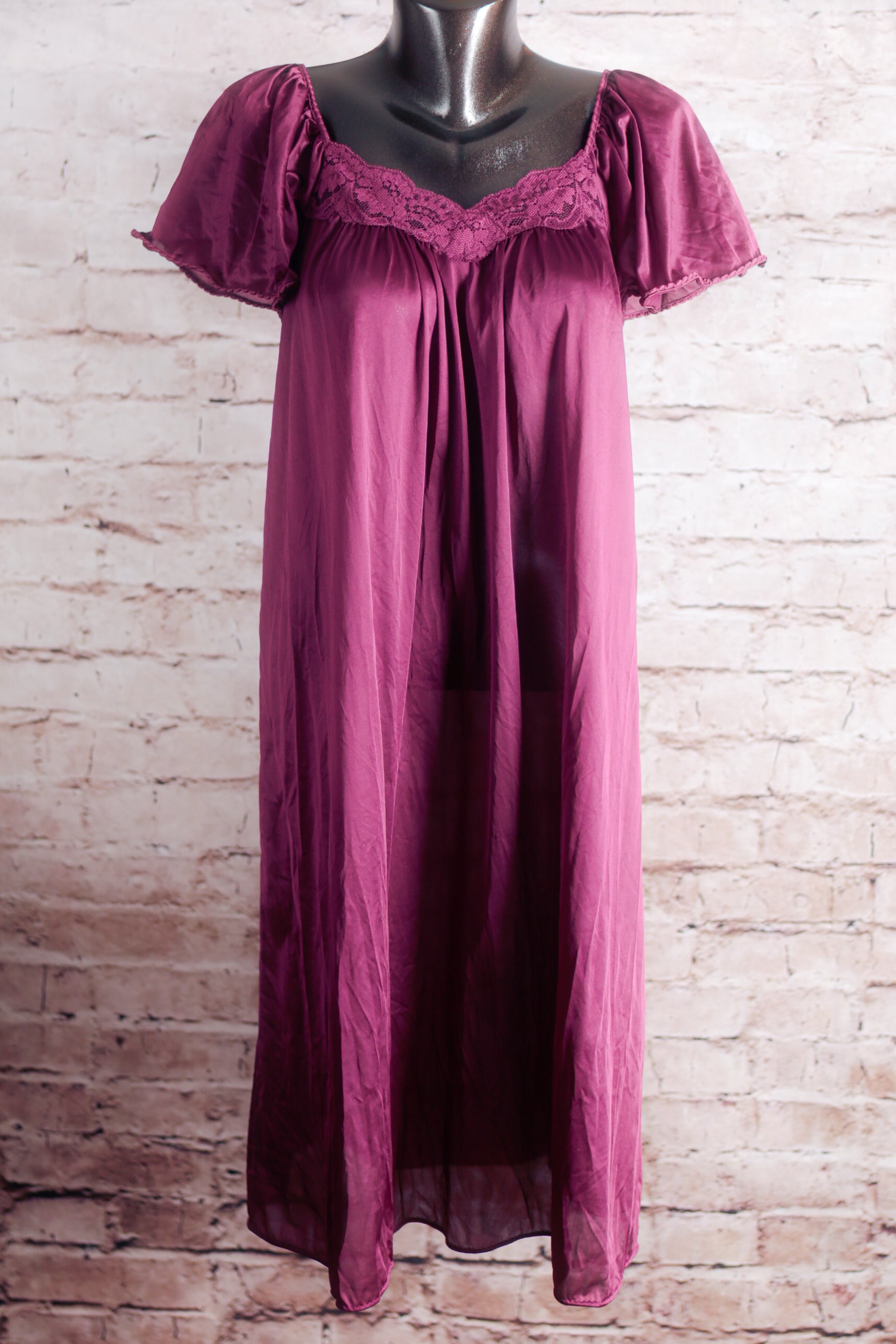 Vanity Fair Vintage Satin Slip Peignoir Negligee Nightgown Medium Dark Purple