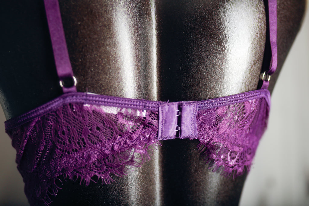 Avidlove Sheer Unlined Lace Bra and Skirt Garter Suspenders Set Purple Large