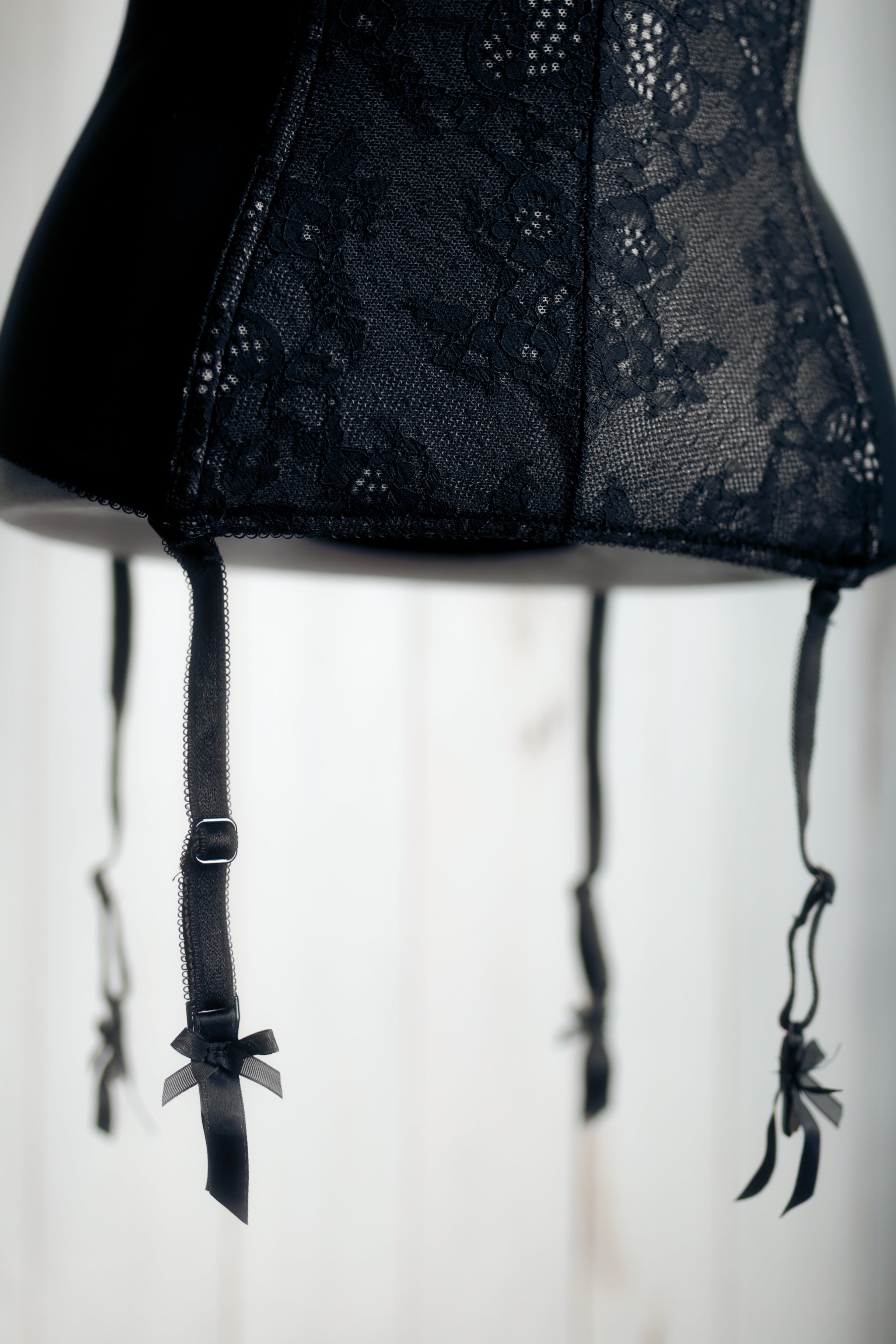 Victoria's Secret 34C Boned Corset Bustier with Garter Straps Black