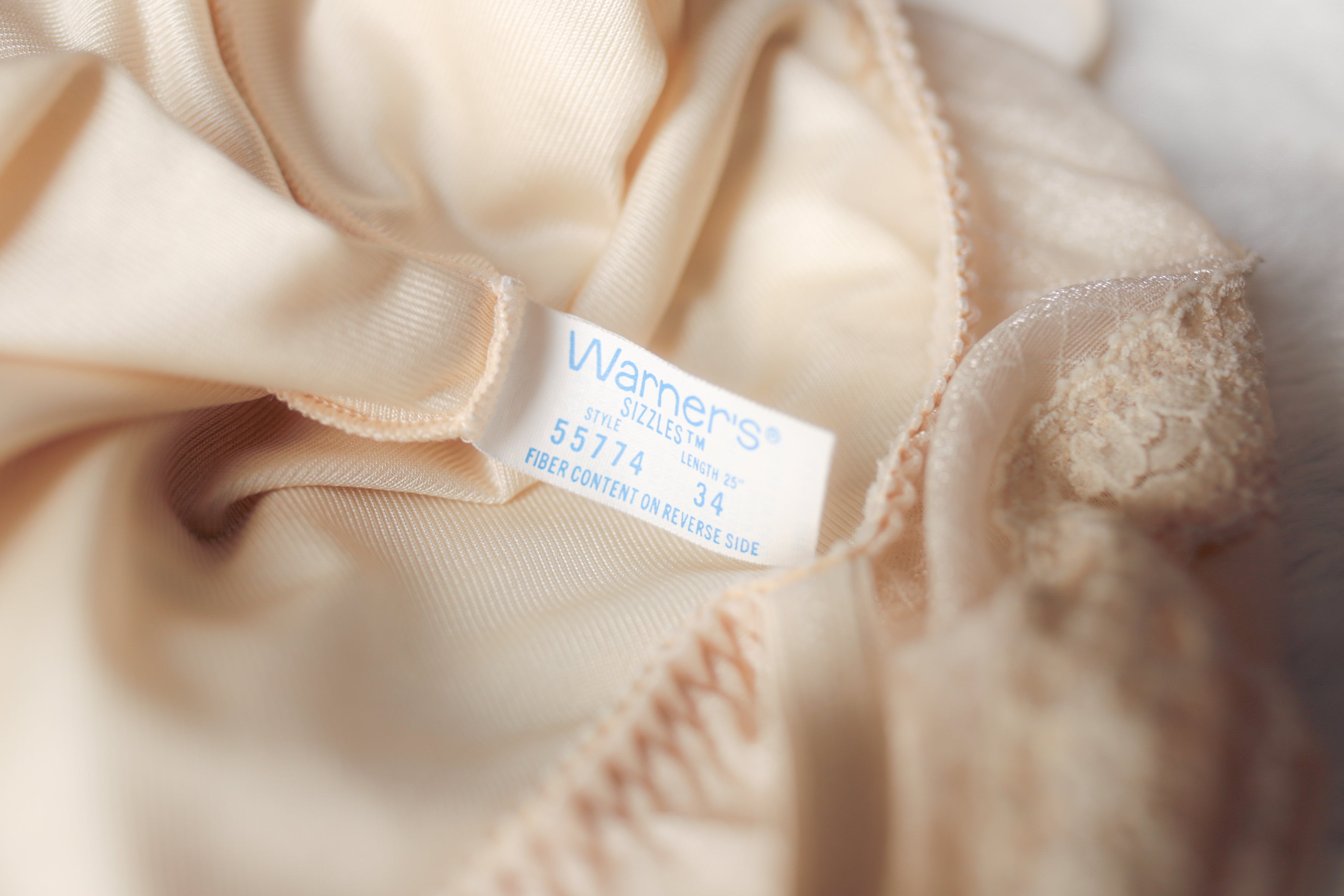 Warner's Sizzles Vintage Glam Satin Sheer Mesh Cups Full Slip 34 Small Ivory USA-made