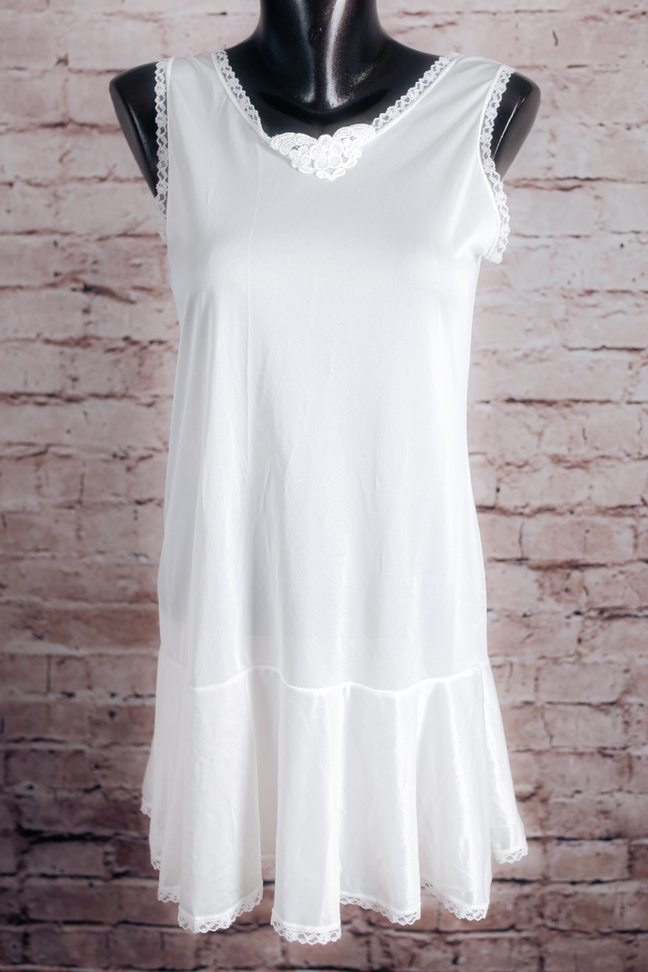 Imerman Sugar Kane Vintage 70s Girls Teen Satin Lace Trim Elegant Skirted Full Slip 14 1/2 Large Bridal White