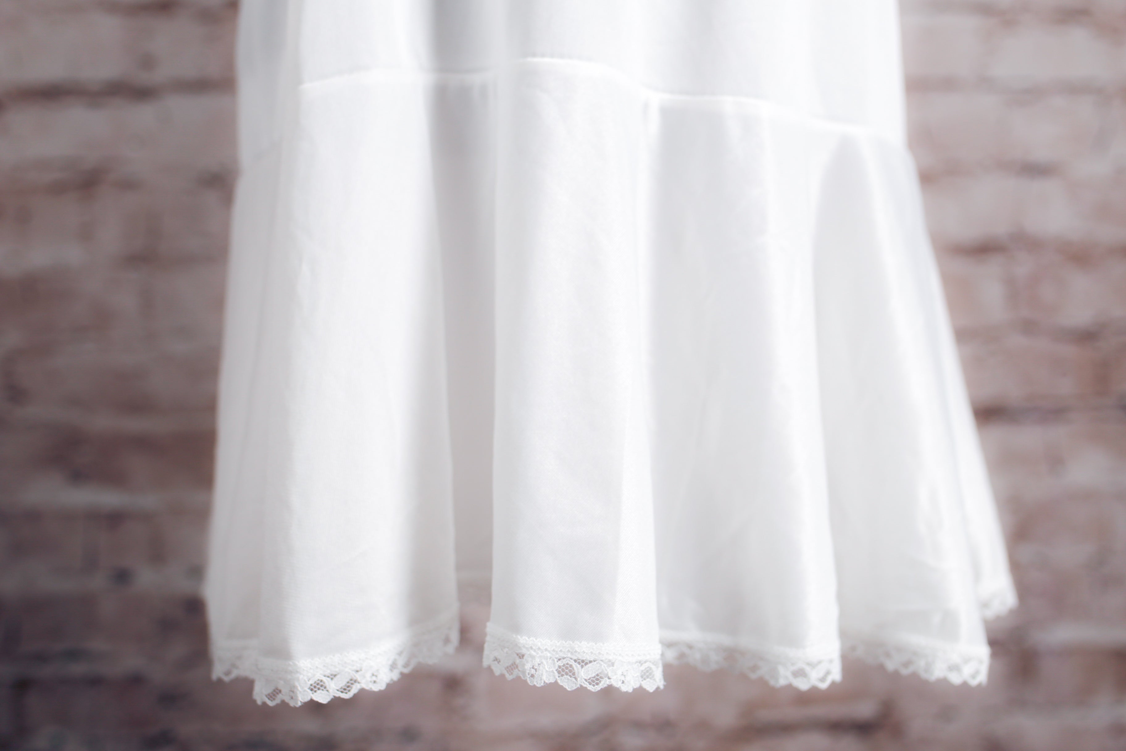 Imerman Sugar Kane Vintage 70s Girls Teen Satin Lace Trim Elegant Skirted Full Slip 14 1/2 Large Bridal White