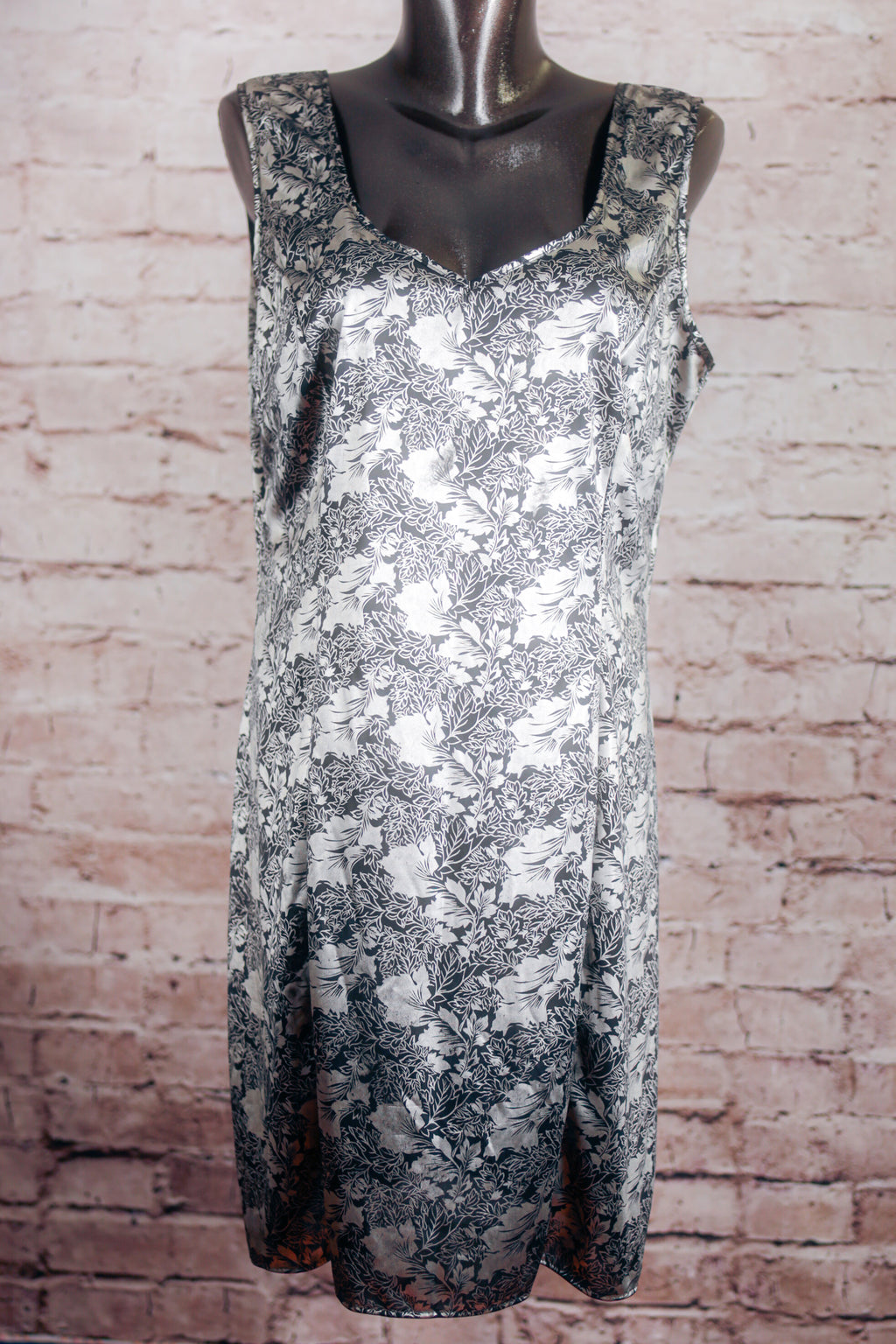 Coalesce Collection Vintage Satin Elegant Floral Full Slip Chemise XL 1X Black Silver