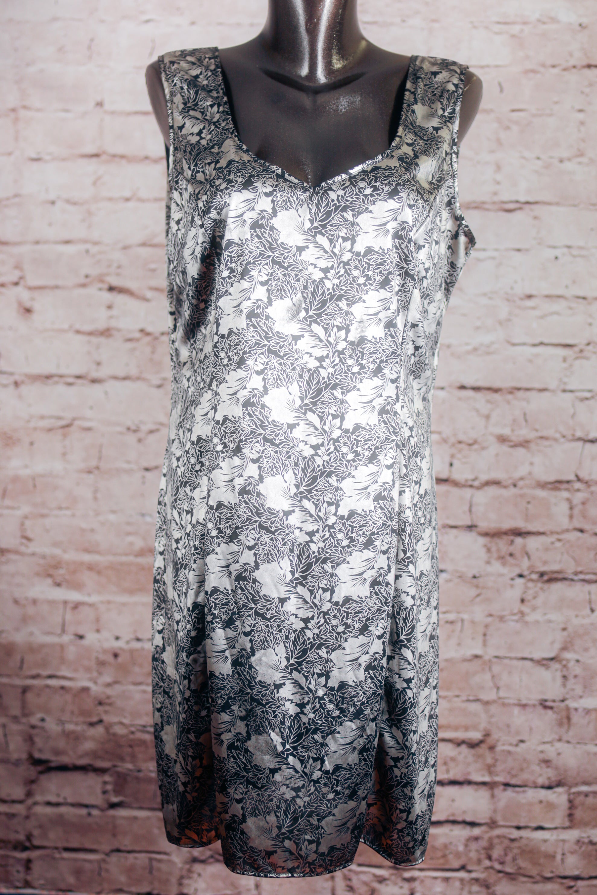 Coalesce Collection Vintage Satin Elegant Floral Full Slip Chemise XL 1X Black Silver
