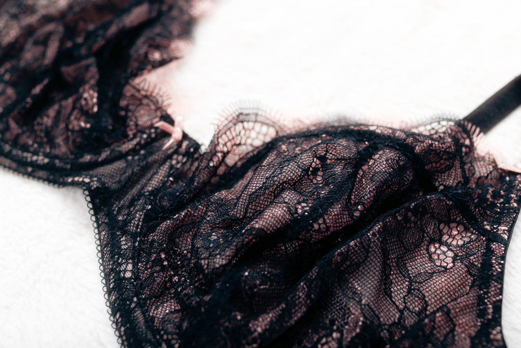 b.tempt'd 951261 Unlined Burlesque Sexy Witchy Lace Plunge Bra Black Underwire 36DD