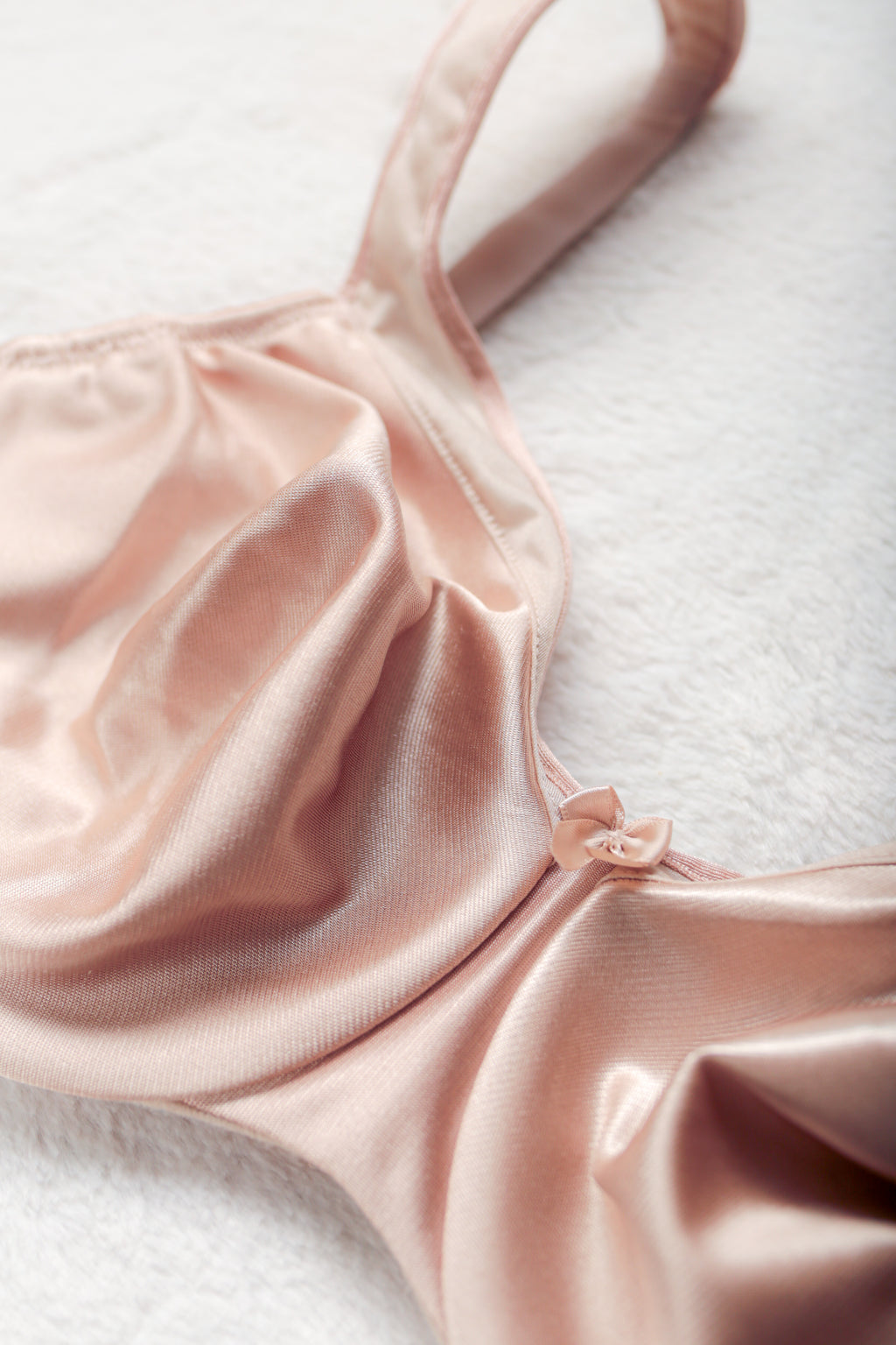 Glamorise 9195 Wonderwire Seamless Full Coverage Satin Underwire Bra Beige 44B