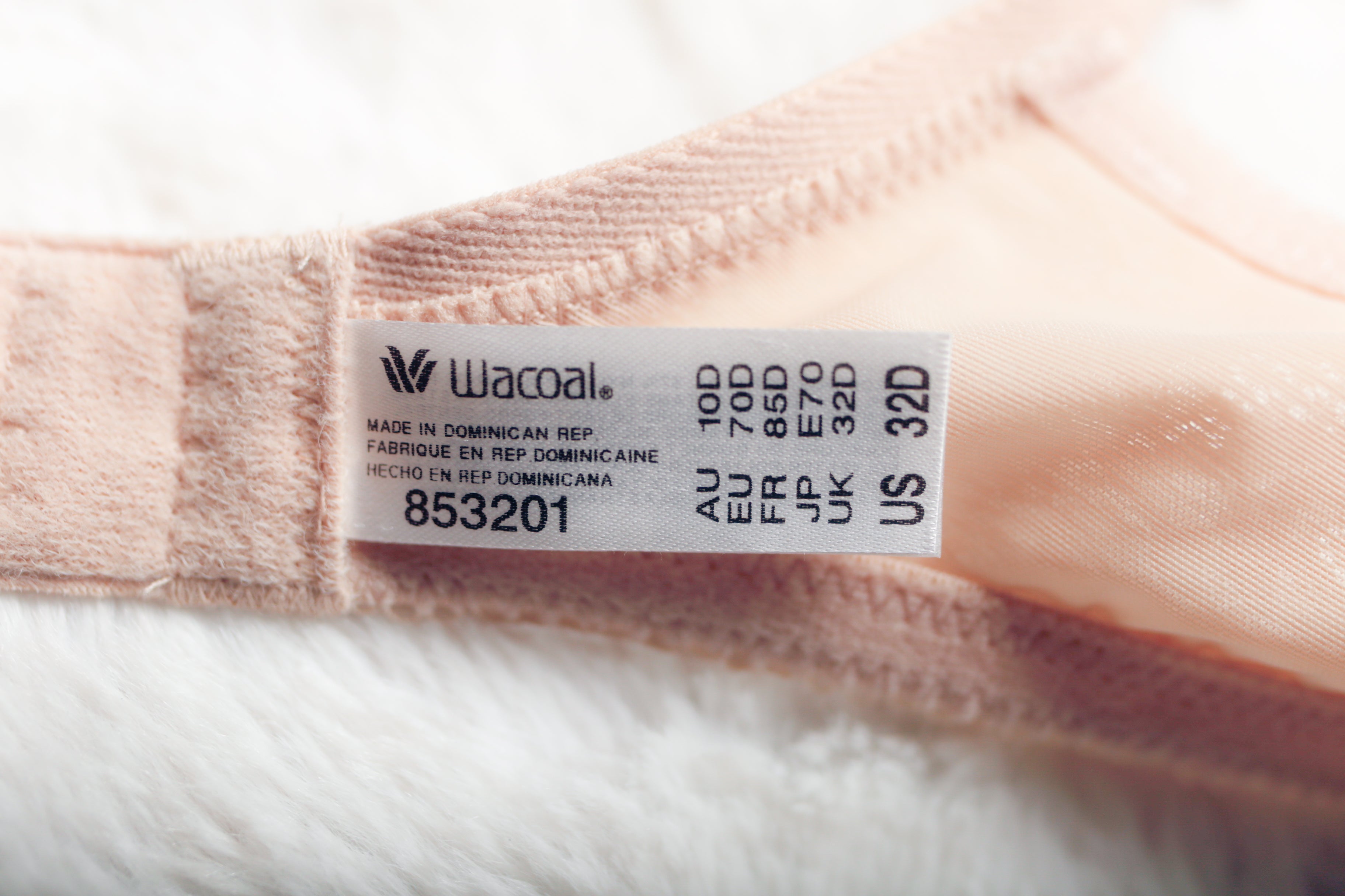 Wacoal 32D 853201 Lace Finesse Underwire Bra Beige NEW