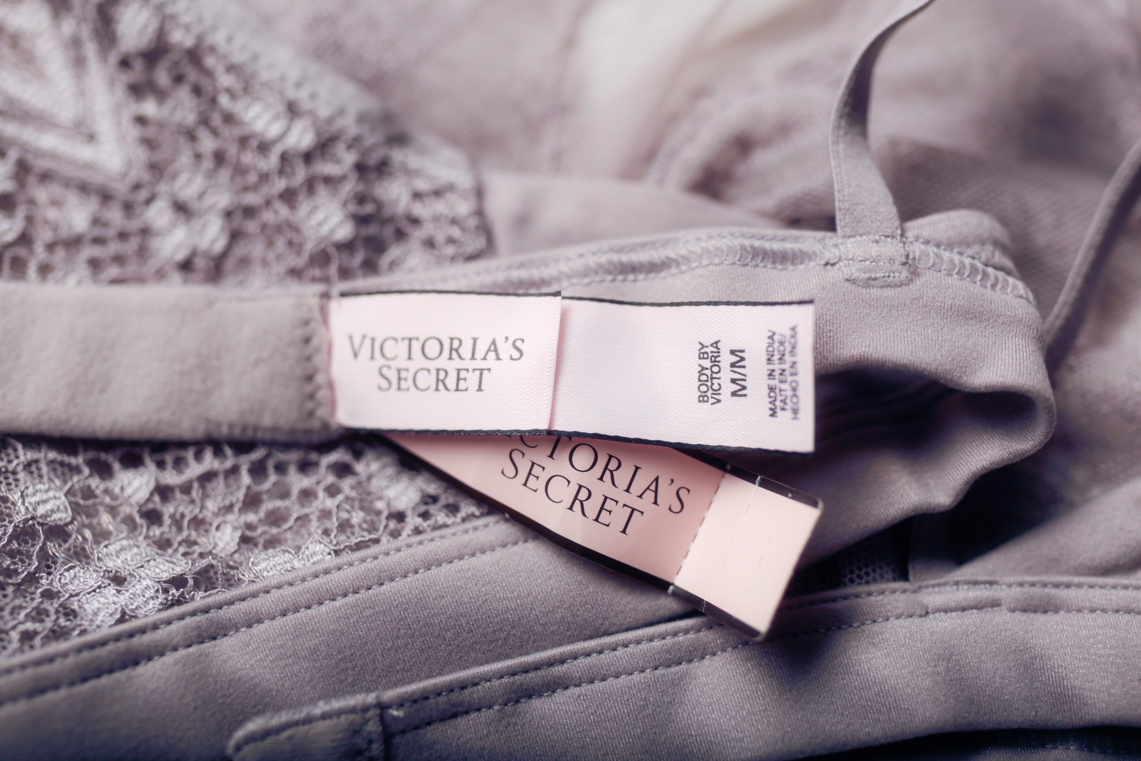 Victoria's Secret Floral Lace Unlined Sheer Wireless Halter Bralette Bra Medium Purple NEW