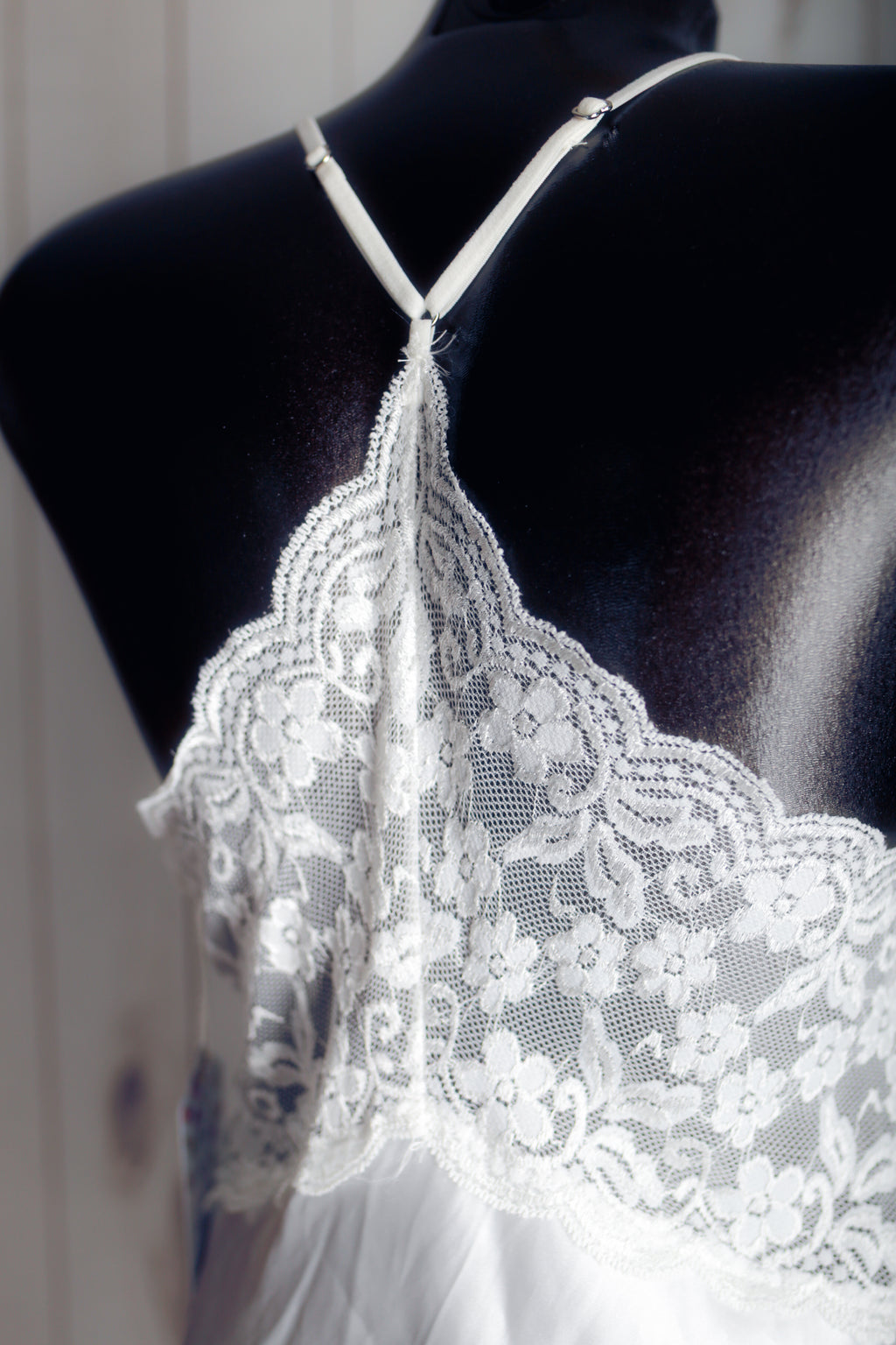 In Bloom Jonquil Satin Lace Racerback Cami Chemise Lingerie White Medium NEW