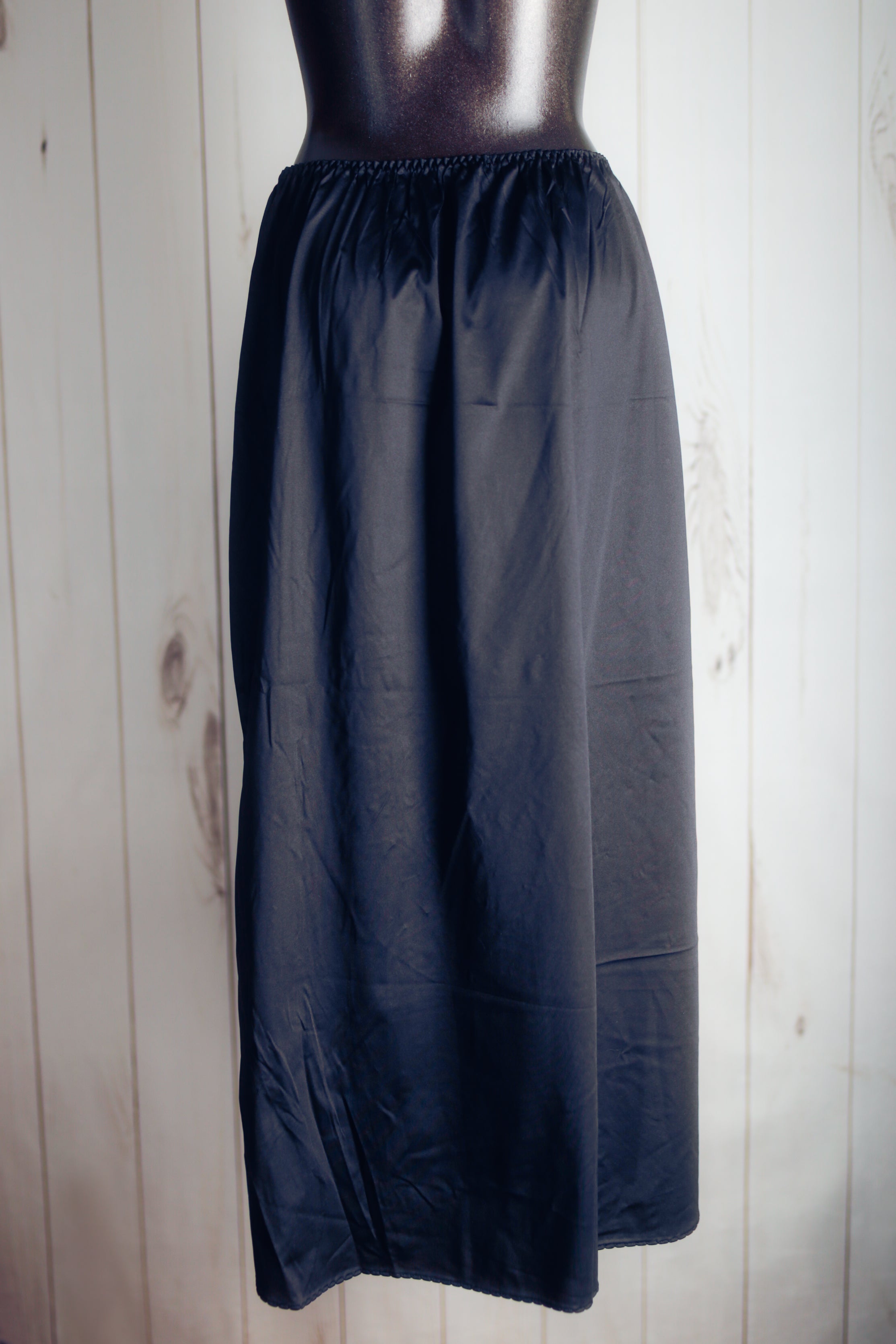 Vanity Fair Vintage Tricot Collection Double Slit Black 32" Long Half Slip XL NEW