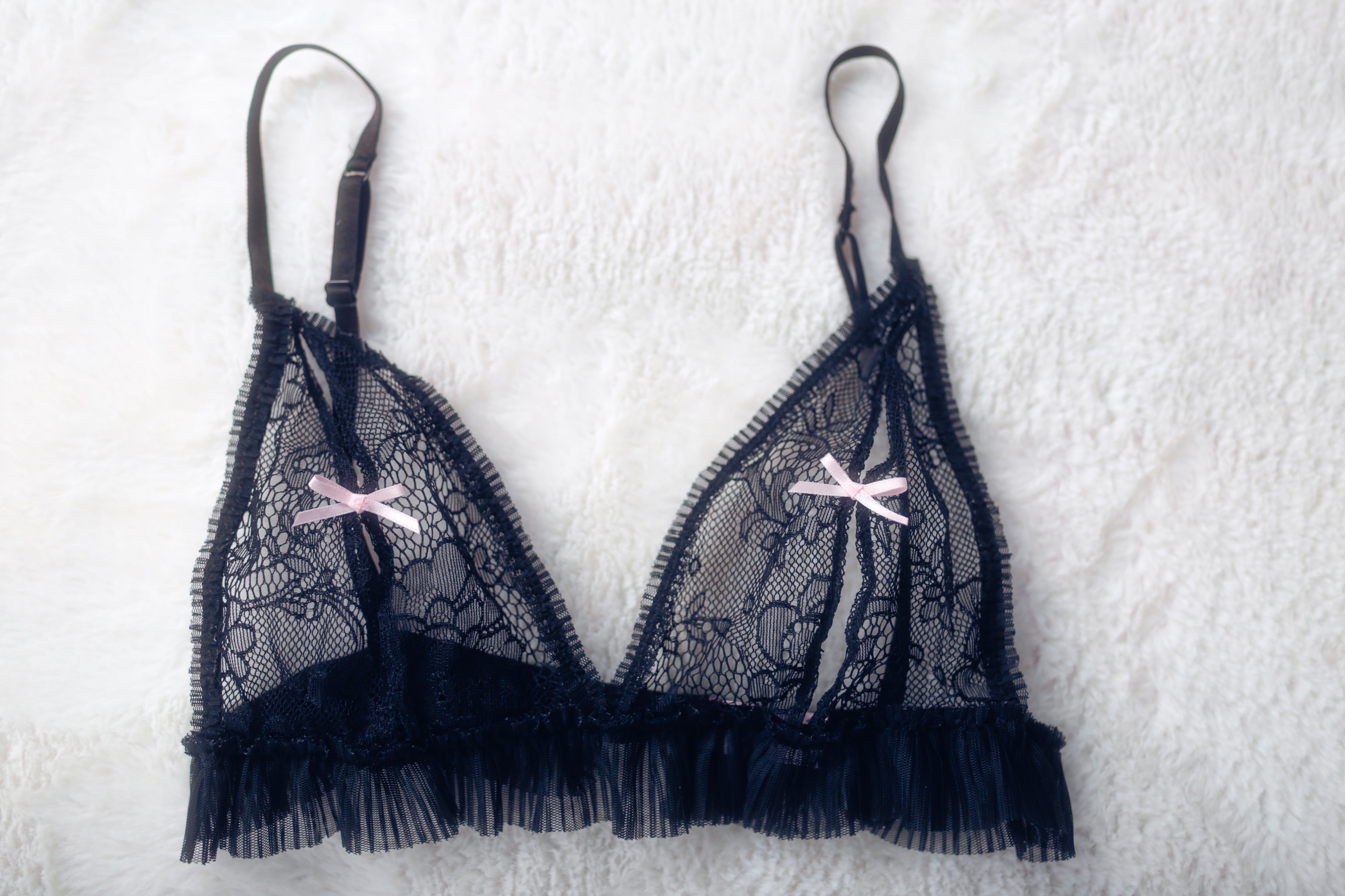 VS Sexy Little Things Lace Open-cup Peek-a-boo Black Lace Sexy Bralette Medium Black