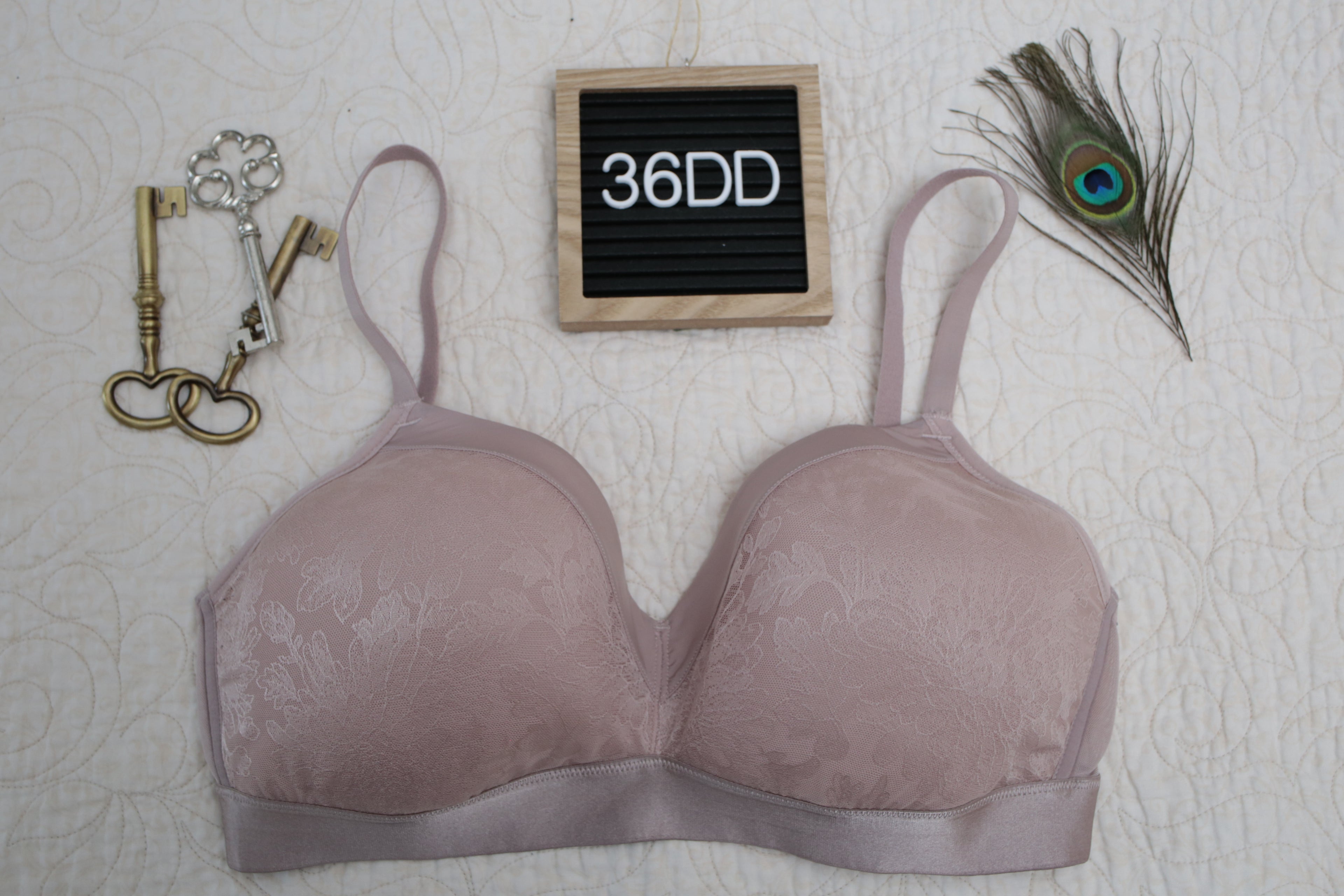 Soma 36DD Lightest Lift Wireless Spacer Bra Pale Pink