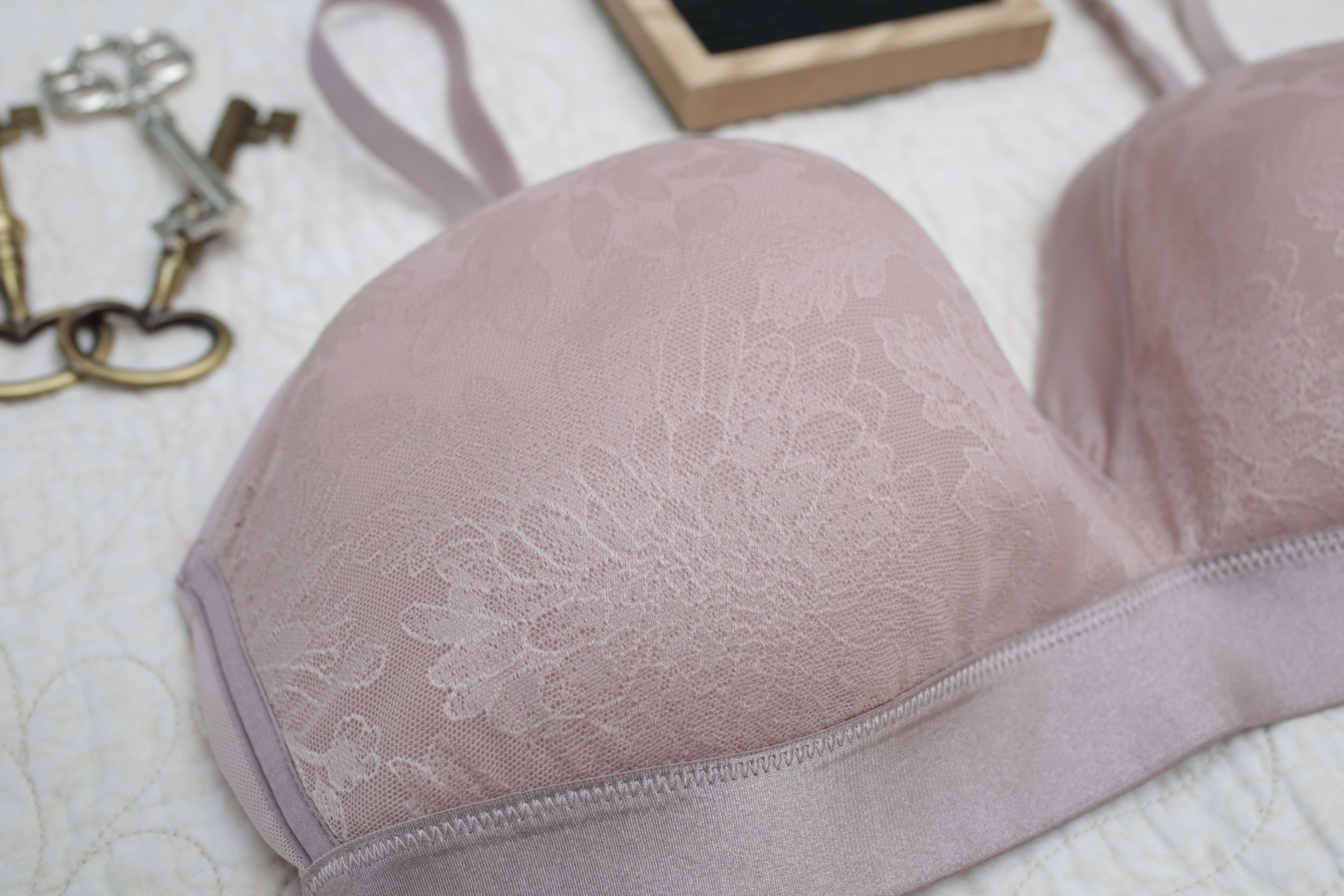 Soma 36DD Lightest Lift Wireless Spacer Bra Pale Pink