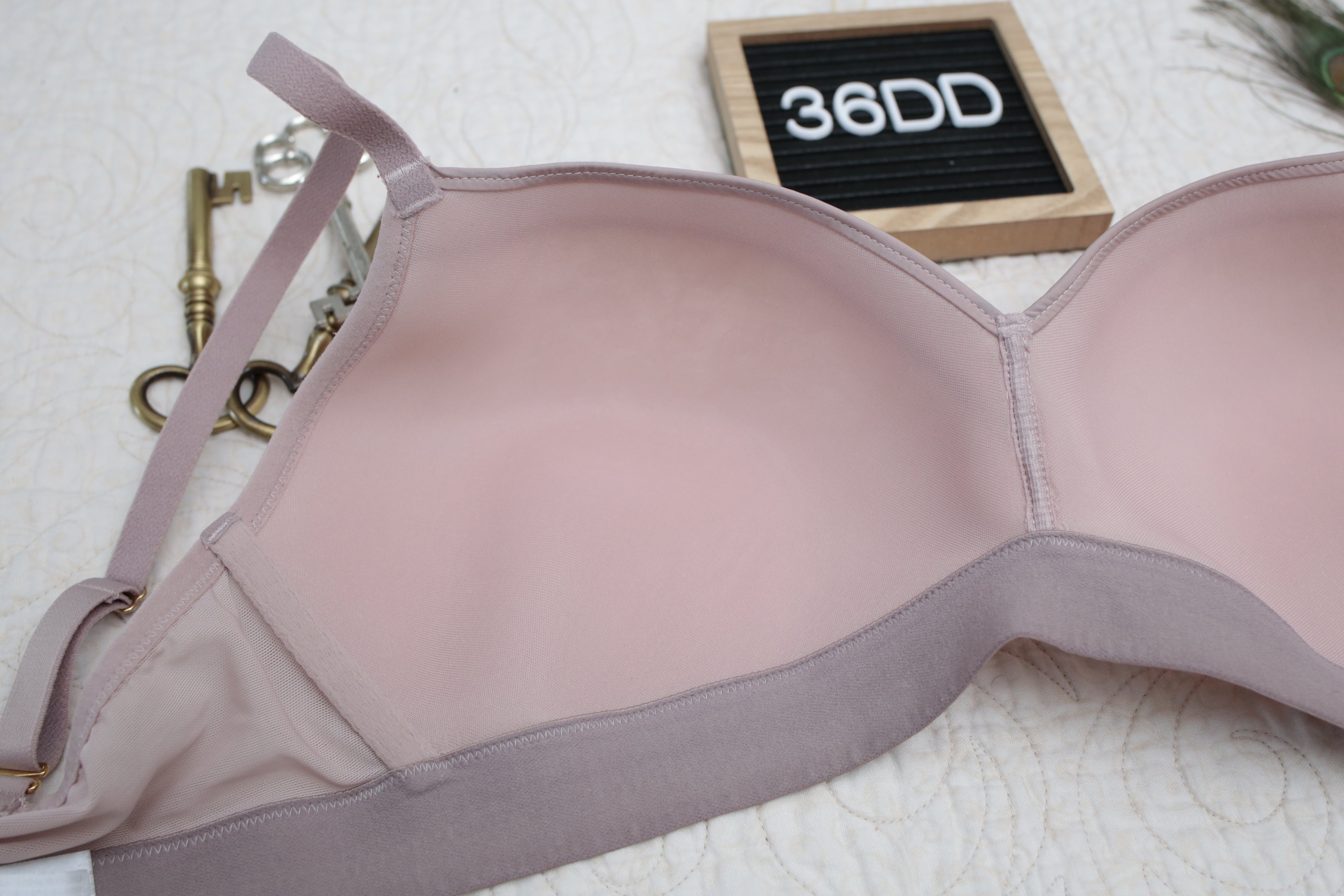 Soma 36DD Lightest Lift Wireless Spacer Bra Pale Pink