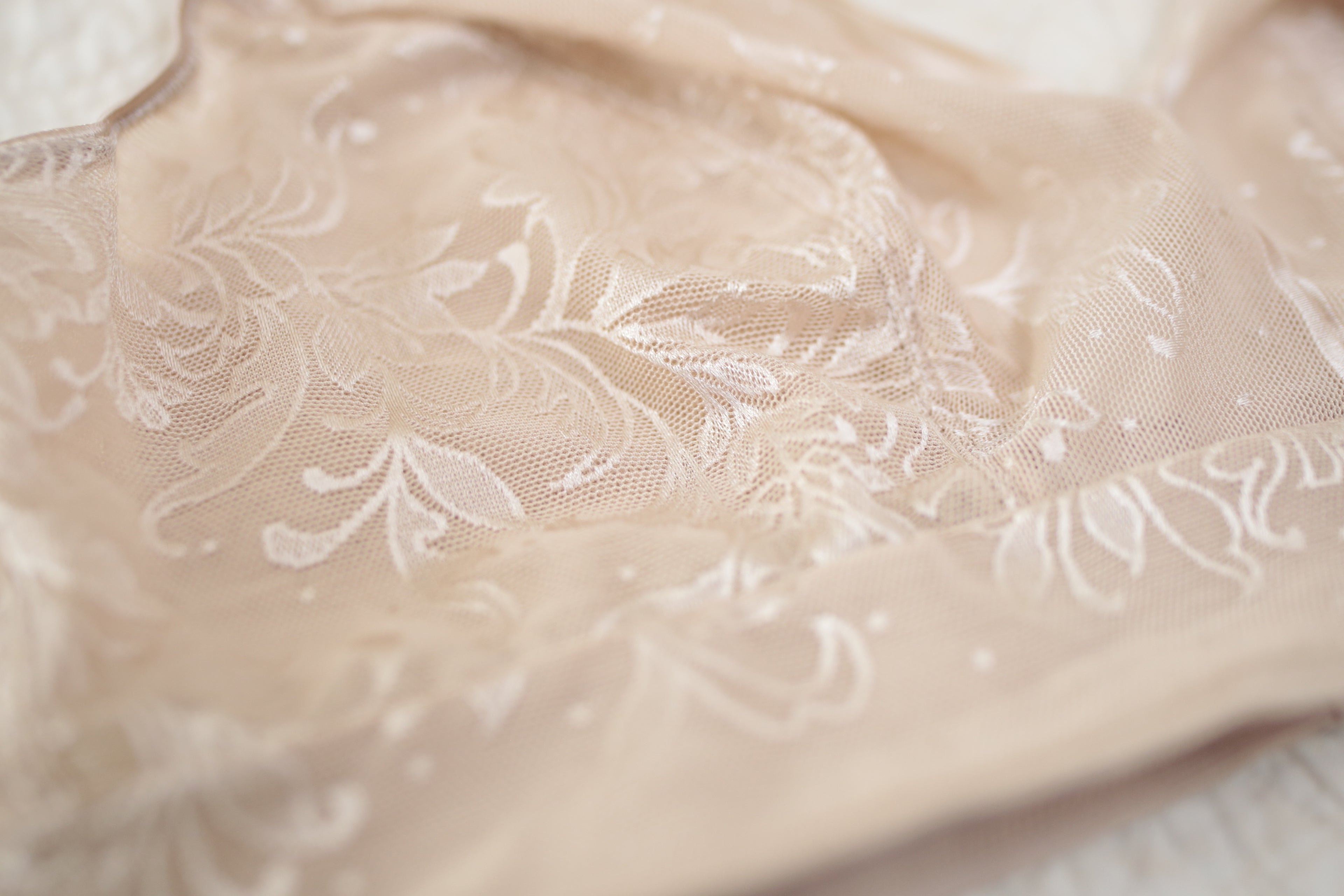 Wacoal 38 Band Net Effect Soft Cup 810340 Bralette Wireless Bra Beige Pink Lace