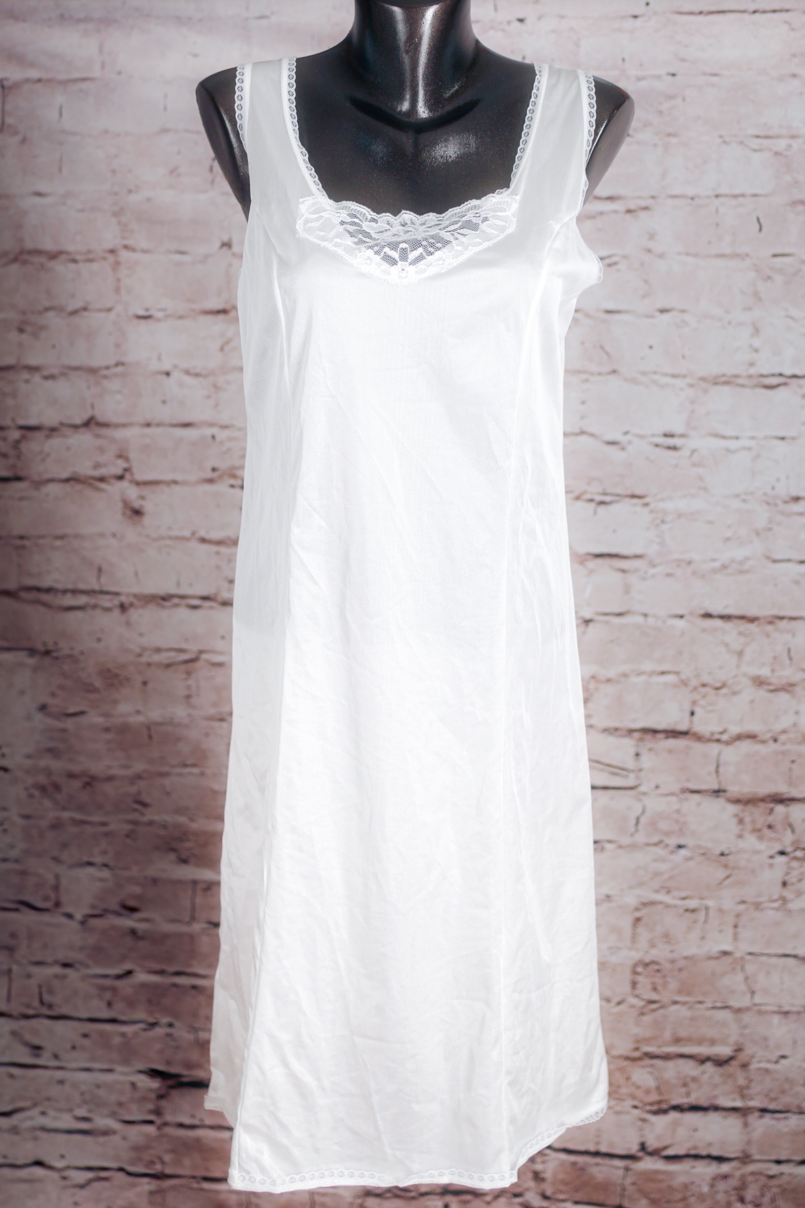 Metropolitan Vintage 90s Satin Full Slip White Medium