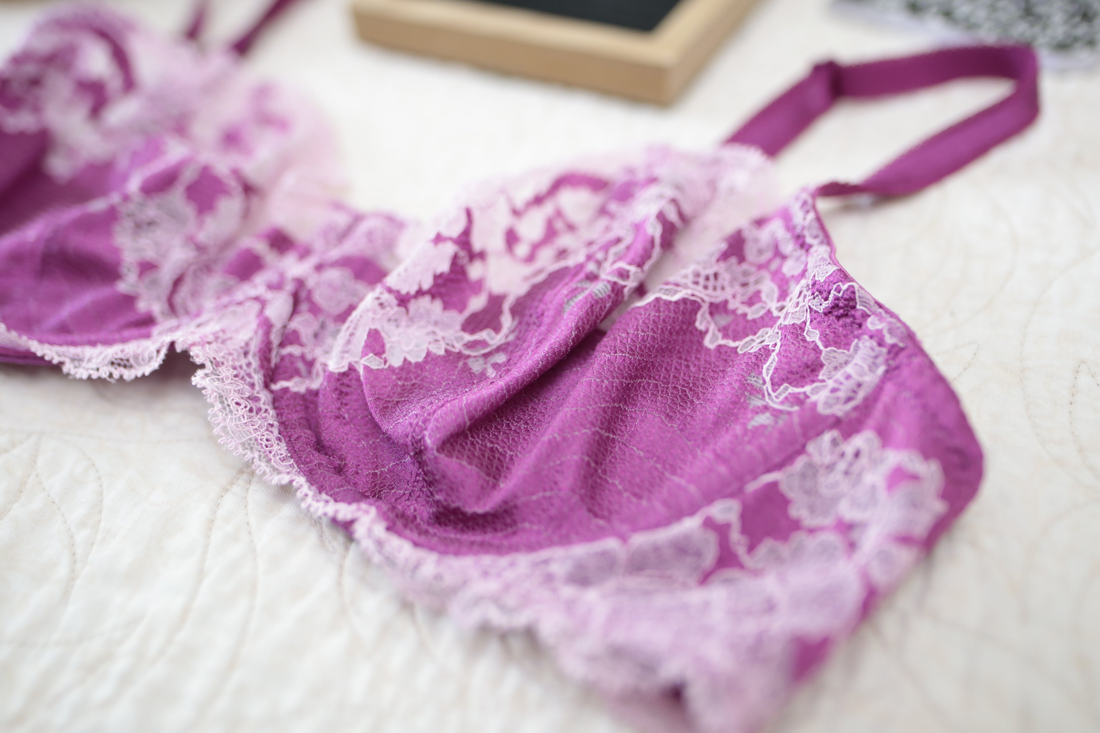 Wacoal 34C Lace Affair 851256 Underwire Bra Fuschia Magenta Wine