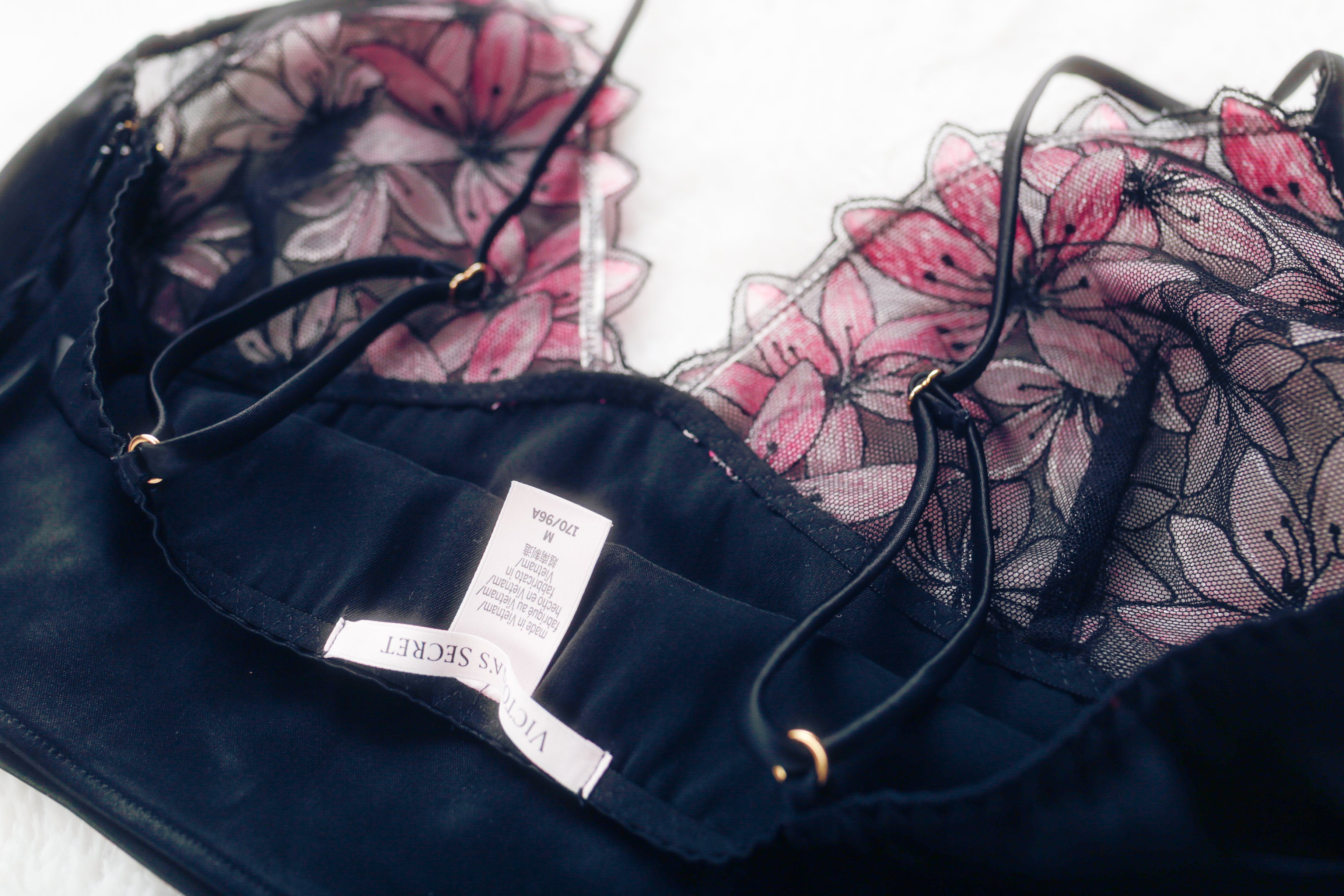 Victoria's Secret Floral Satin Mesh Sheer Unlined Wireless Bralette Bra Medium