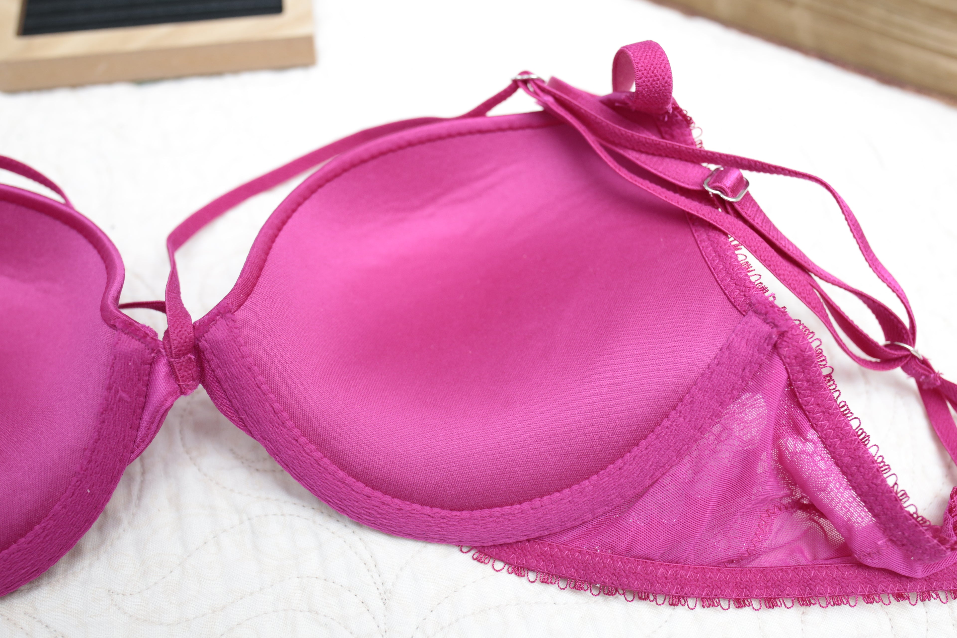 Victoria's Secret 34B Very Sexy Push-up Strappy Demi Plunge Bra Fuchsia Pink NEW