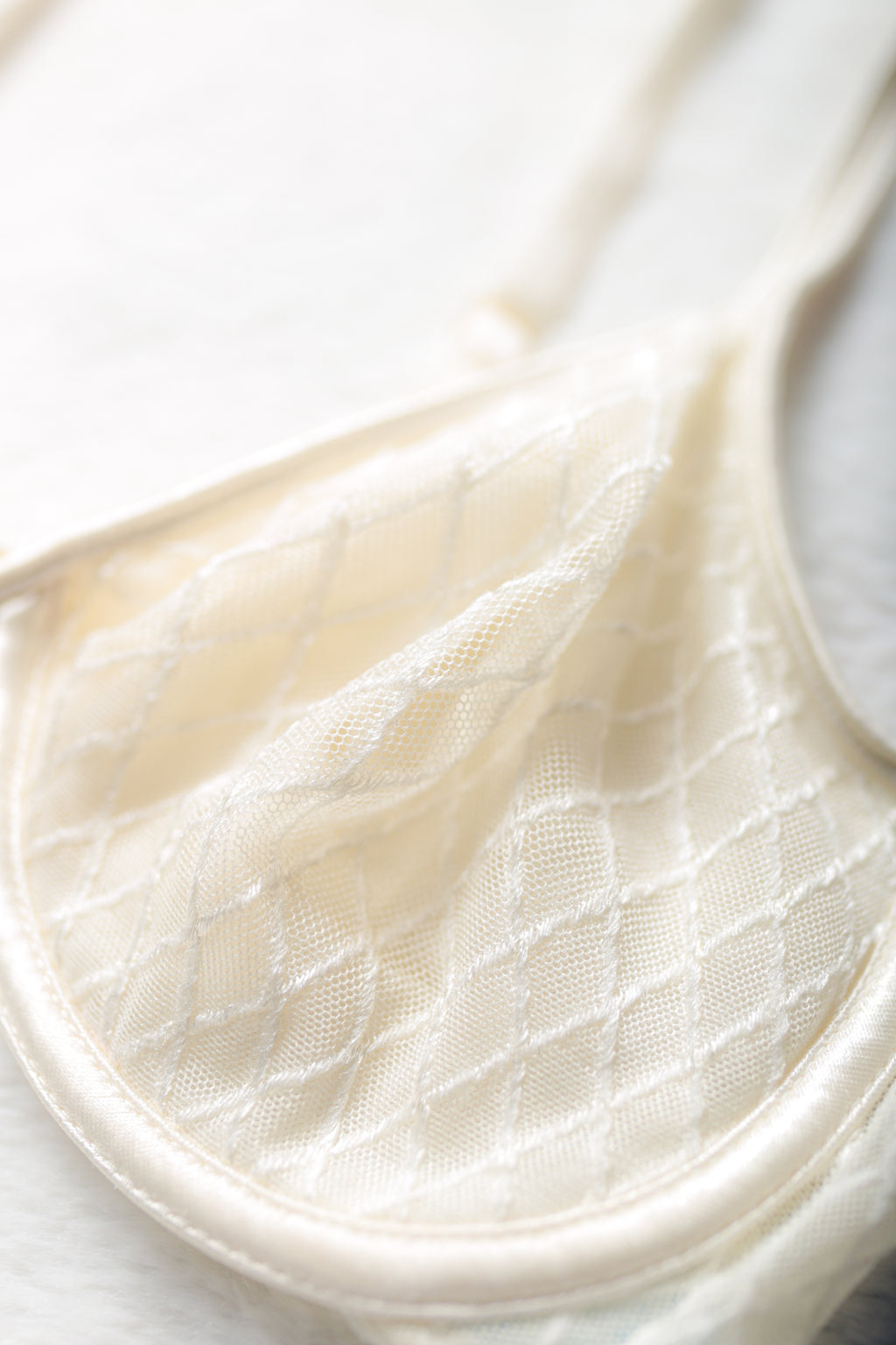 Warner's Vintage Frankly Fabulous 02548 Unlined Sheer Mesh Front Close Demi Bra 36B Ivory