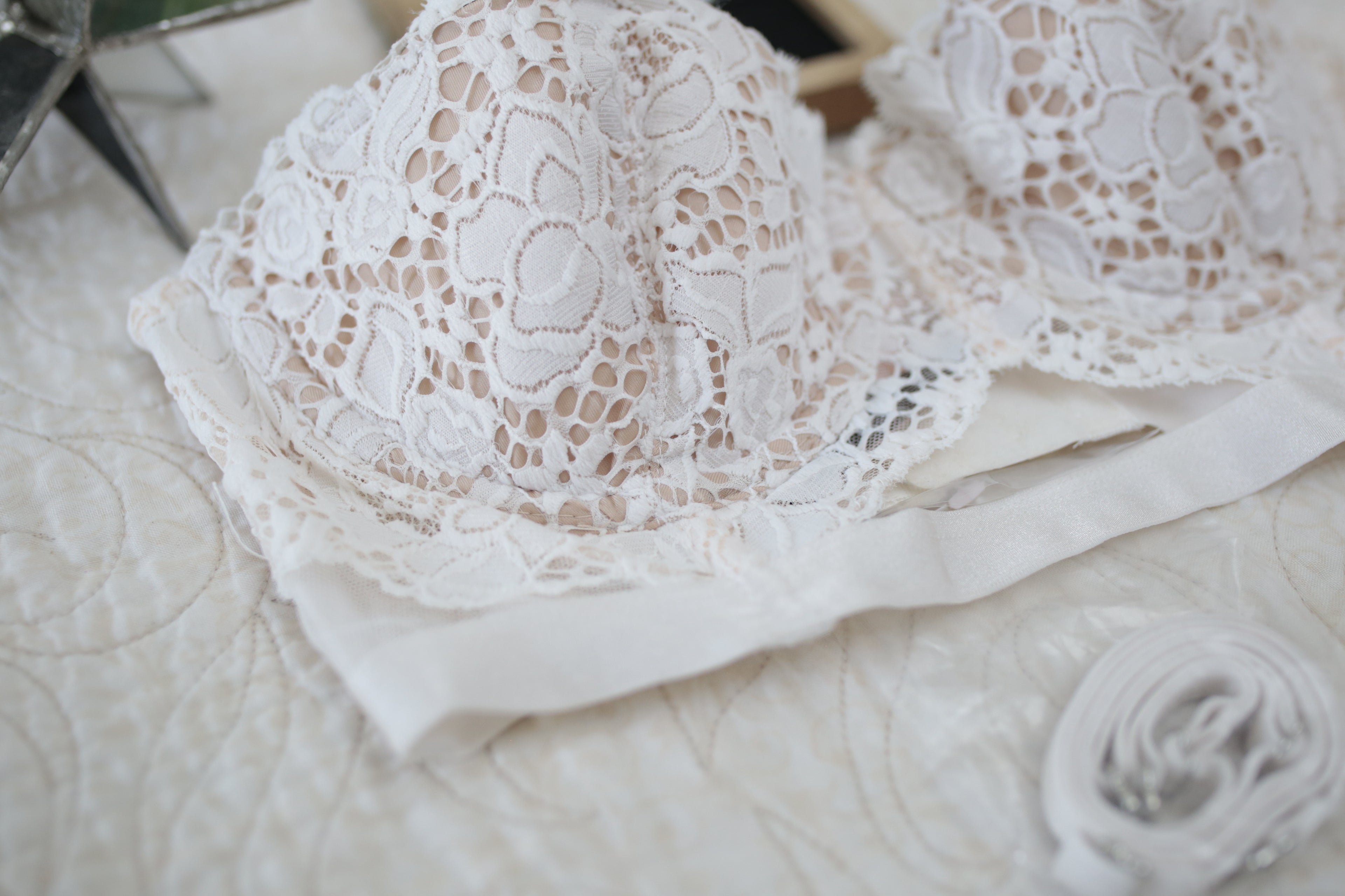 Victoria's Secret 32C Very Sexy Multi-way Convertible Bra White Nude Lace NEW