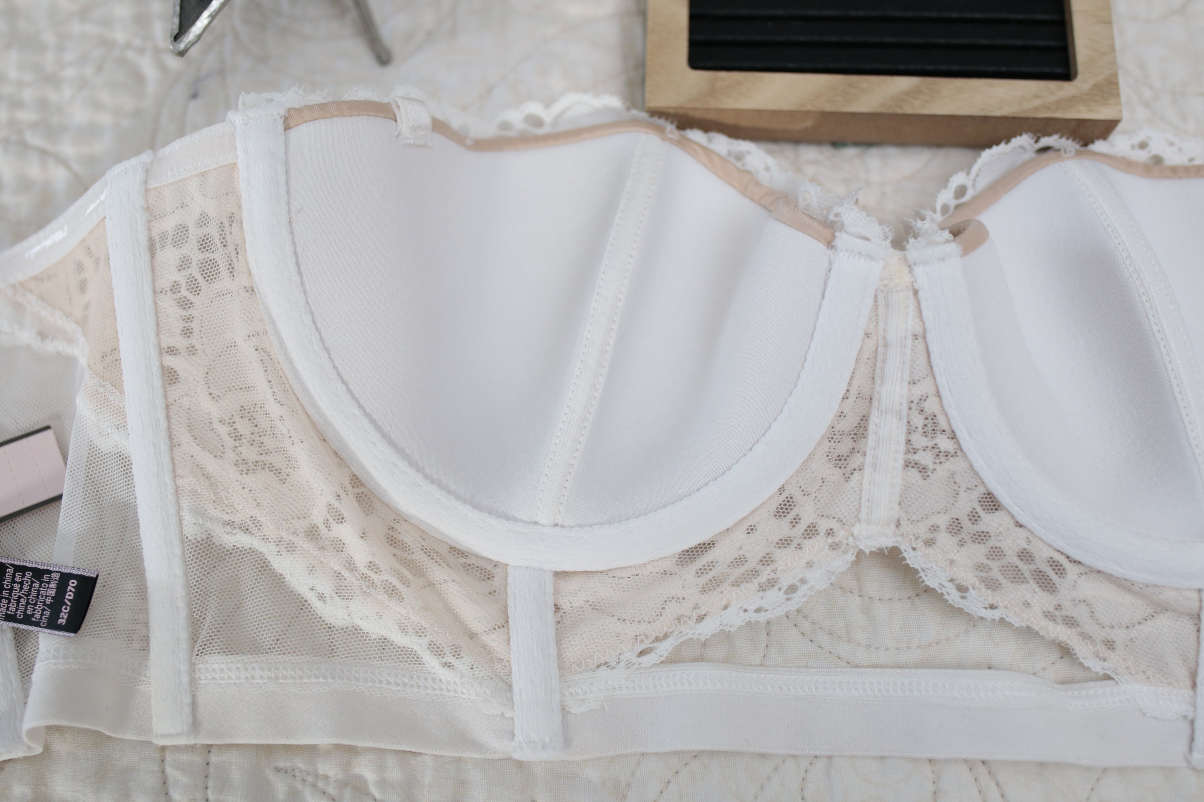 Victoria's Secret 32C Very Sexy Multi-way Convertible Bra White Nude Lace NEW