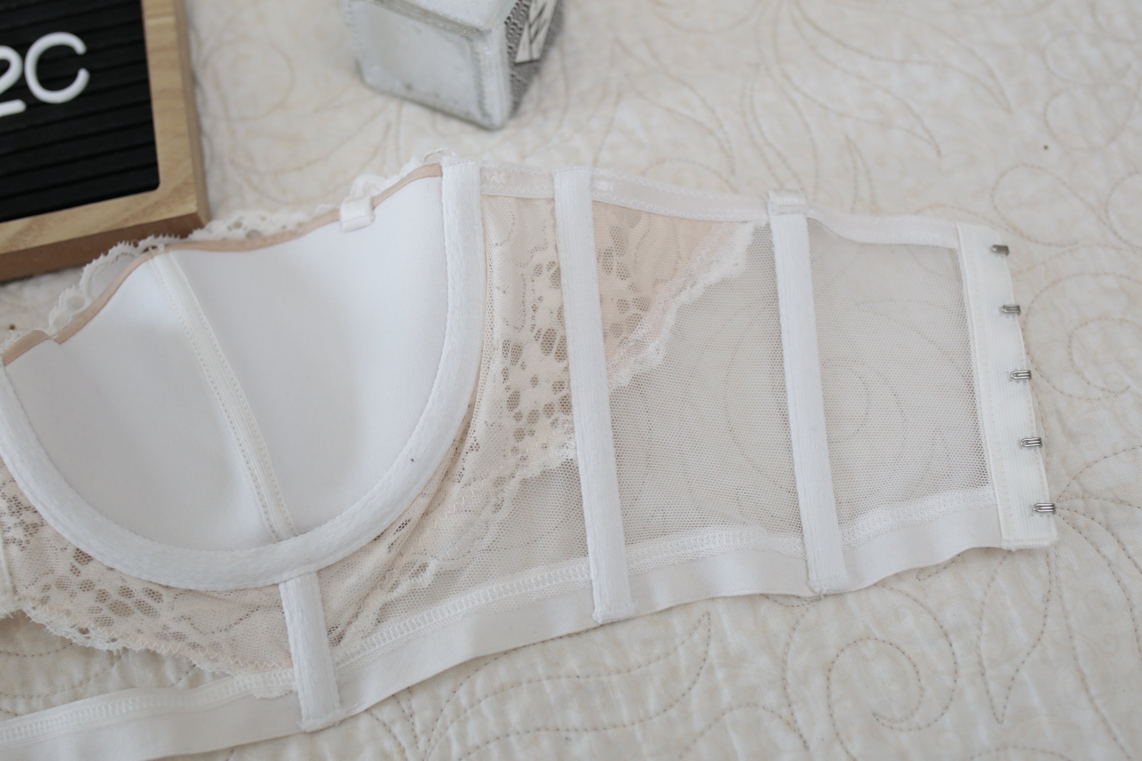 Victoria's Secret 32C Very Sexy Multi-way Convertible Bra White Nude Lace NEW