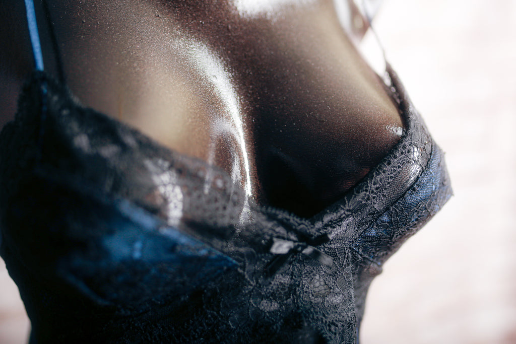 Victoria's Secret Burlesque Open Front Satin Lace Chemise Cami Lingerie Small Black