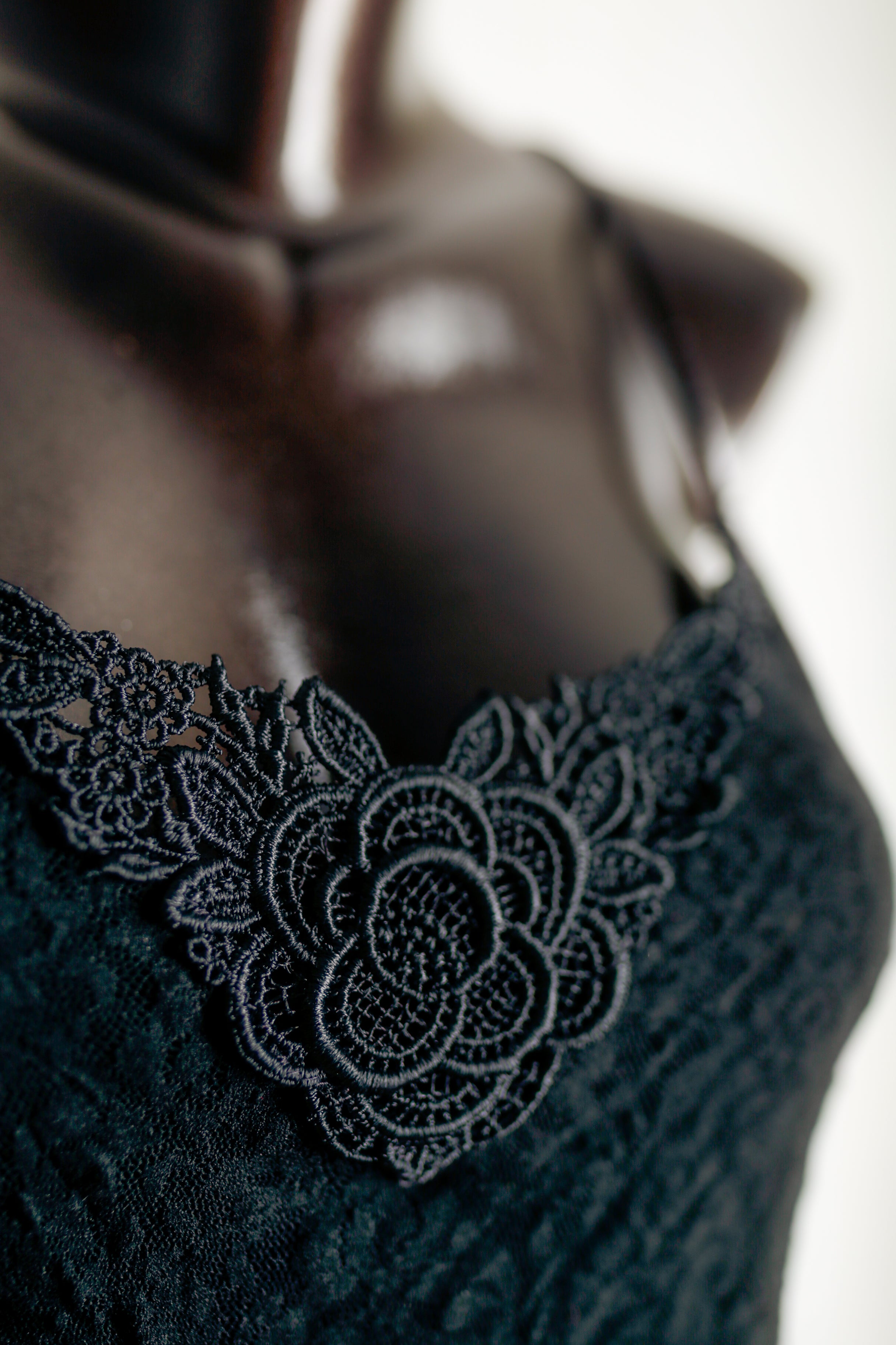 Victoria's Secret Vintage Gold Crown Unlined Lace Chemise Nightgown Lingerie Black