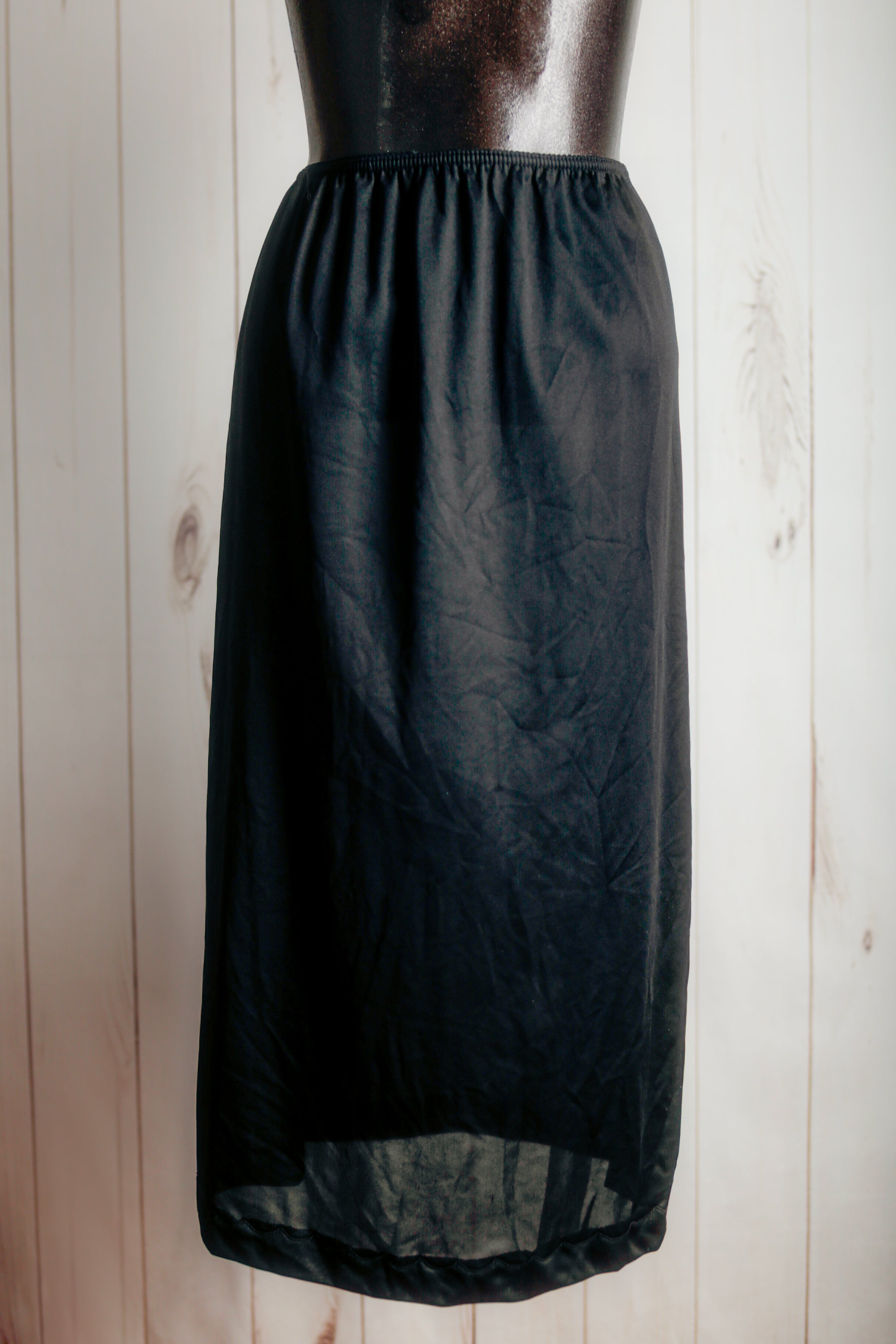 Vintage Satin Single Slit Hem Knee Half Slip Small Black