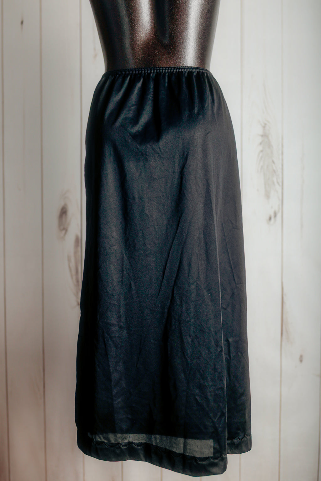 Vintage Satin Single Slit Hem Knee Half Slip Small Black