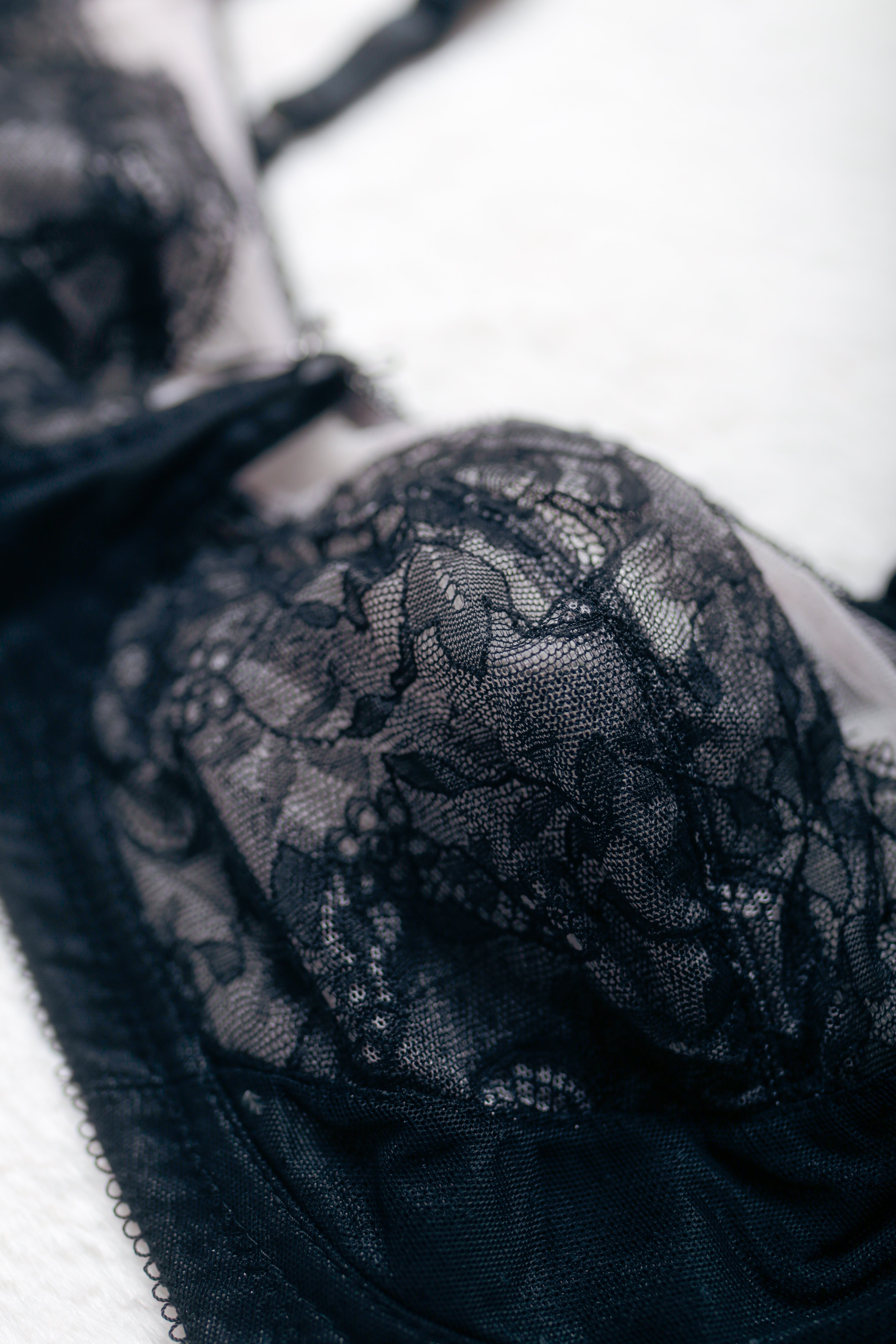 Wacoal Retro Chic Wireless 852186 Unlined Sheer Lace Bra Black 36C