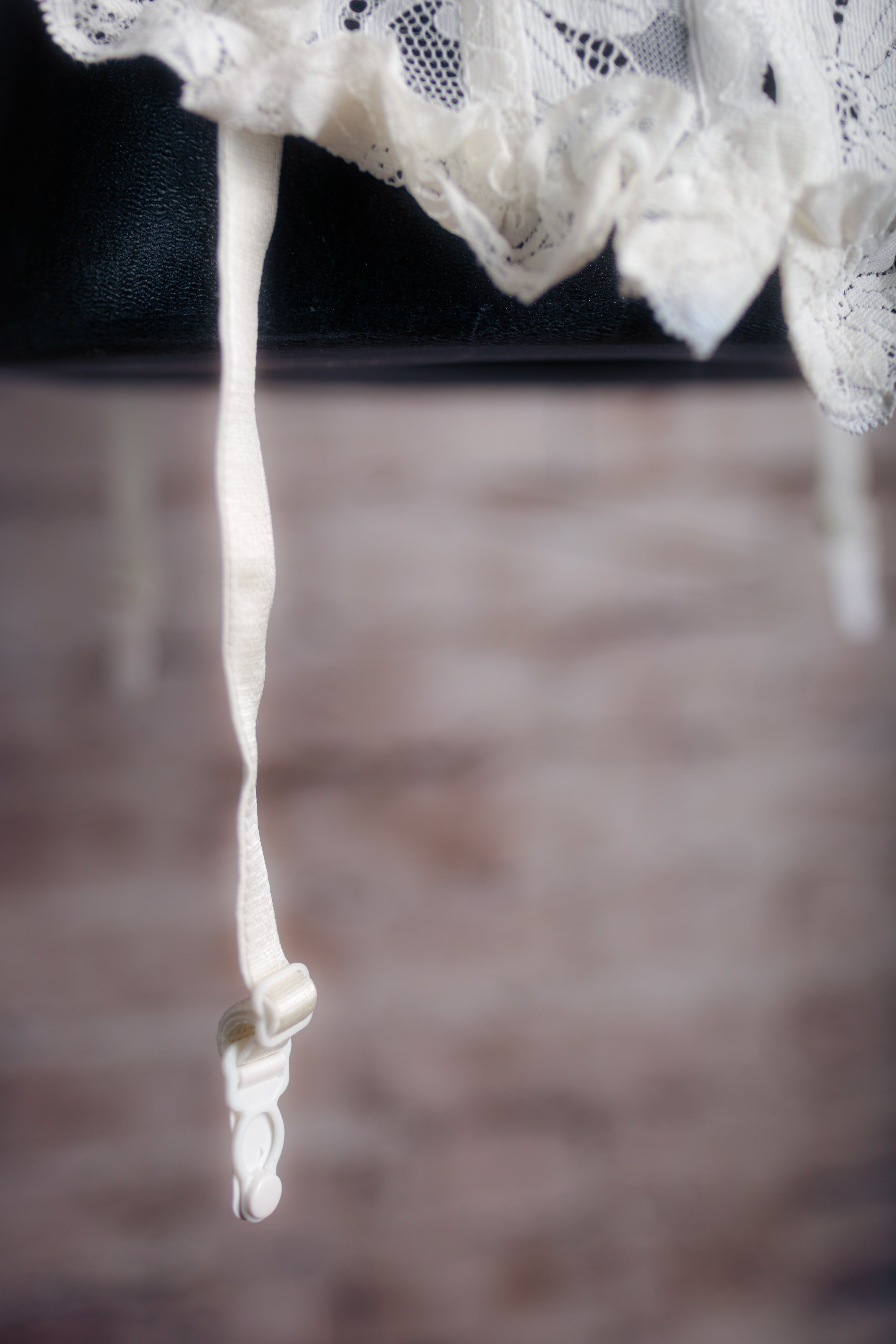 Faris Vintage Boned Unlined Sheer Lace Bustier Chemise Garter Straps Lingerie Medium White