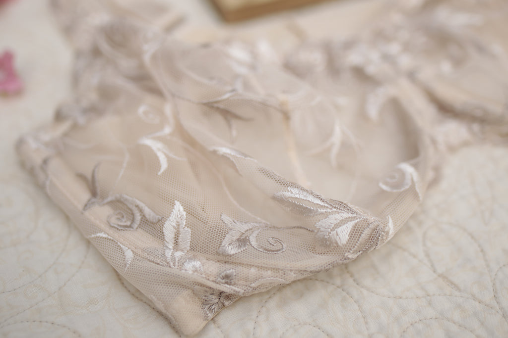 Soma 40DD Sensuous Lace Unlined Underwire Bra Beige Sheer Floral