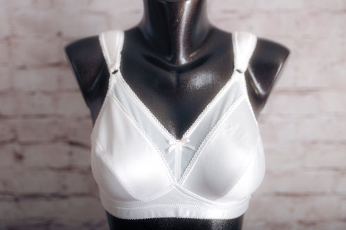 Playtex Vintage 18 Hour USA-made Satin Wireless Unlined Bra 36B White 4377