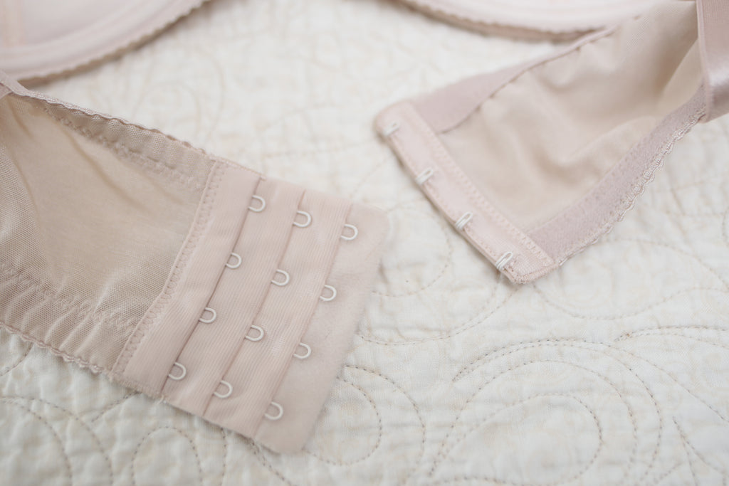 Adore Me 46DDD Unpadded Lined Seamed Underwire Bra Beige Nude