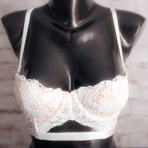 Victoria's Secret Very Sexy Multi-way Convertible Bra 32C White Nude Lace NEW