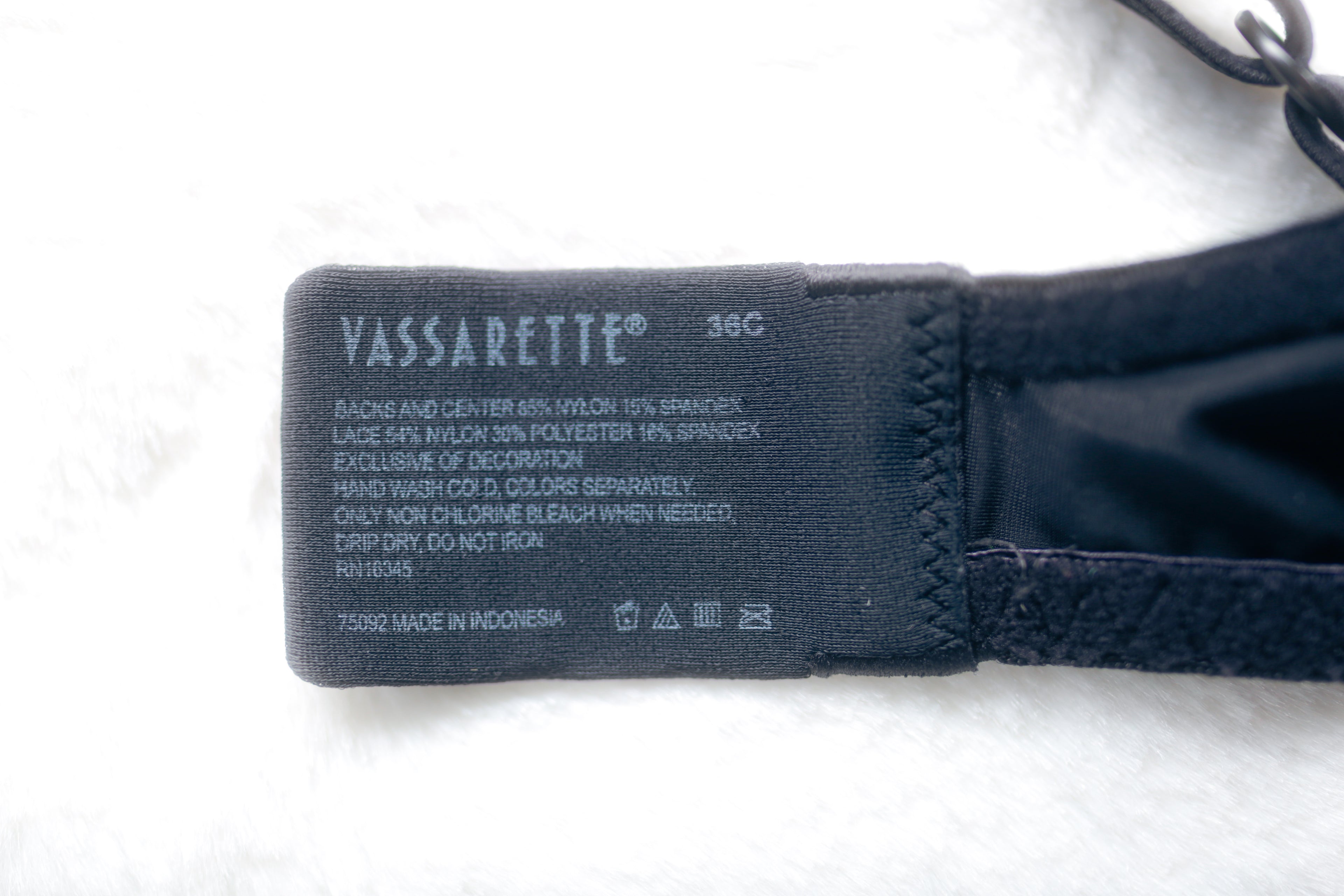 Vassarette Retro Heavenly Lace 75-092 Unlined Underwire Bra Black 36C