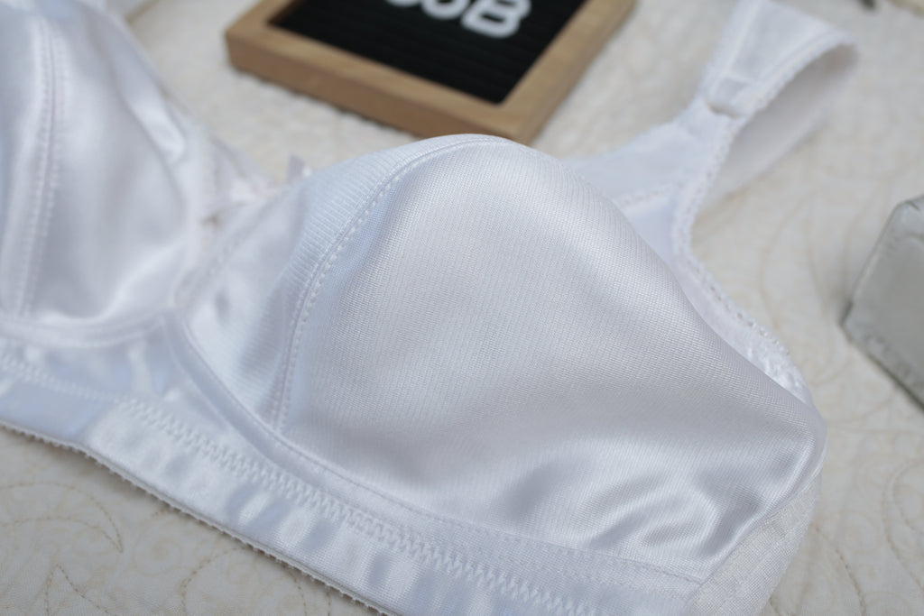 Playtex 36B Vintage 18 Hour 4377 USA-made Wireless Seamed Lined Bra White
