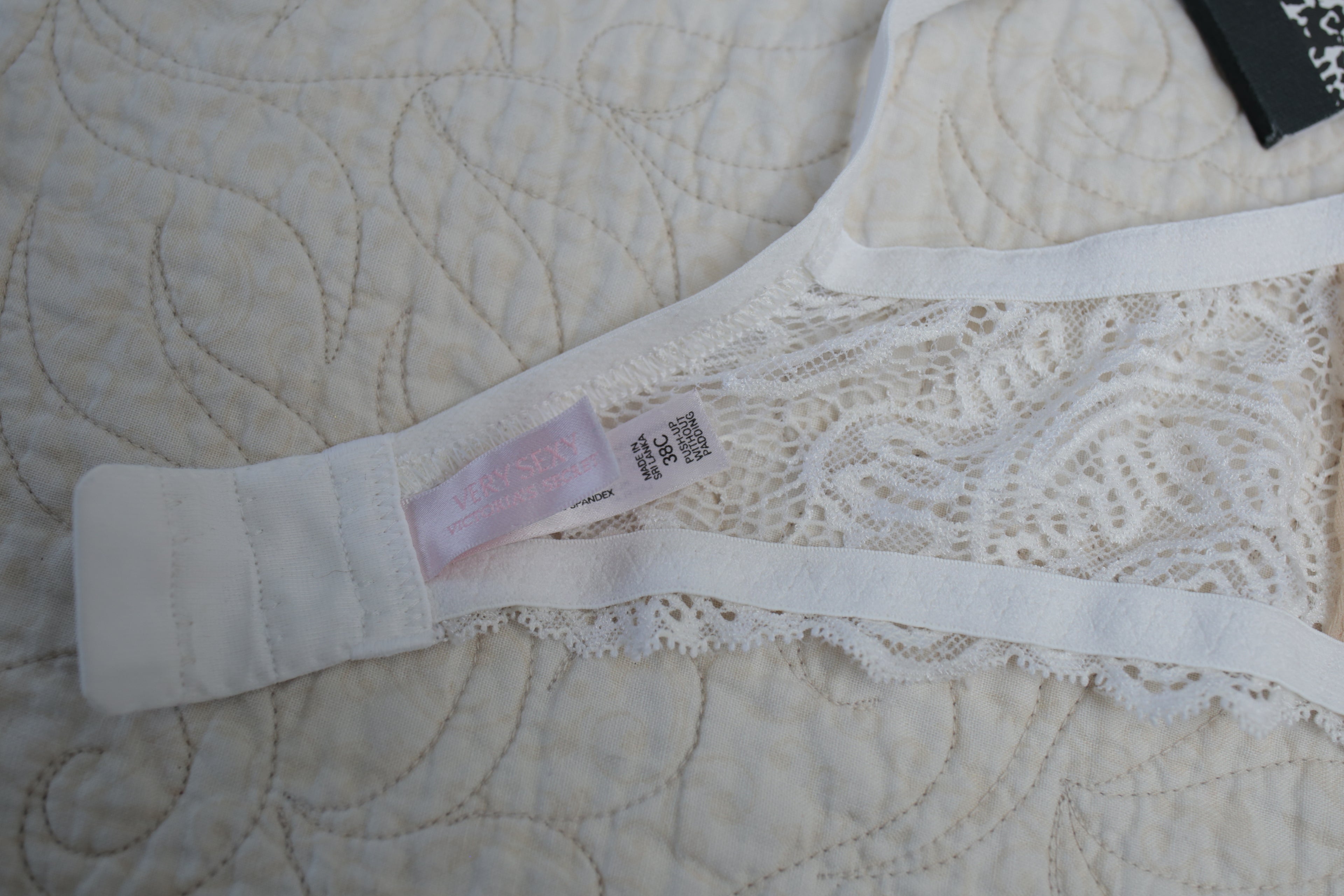 Victoria's Secret 38C Vintage Very Sexy Lined Lace Bra White Nude