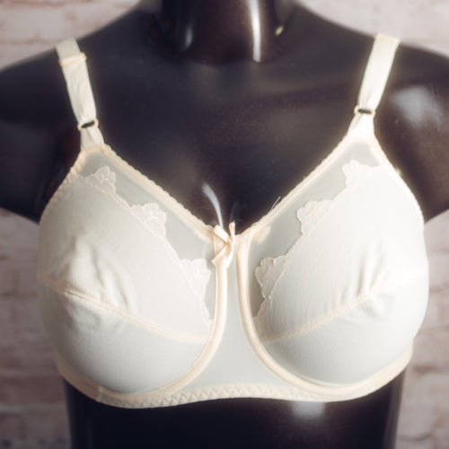 Bali 0180 Flower Retro Duckbill Unlined Satin Pointy Underwire Bra Ivory 36DD