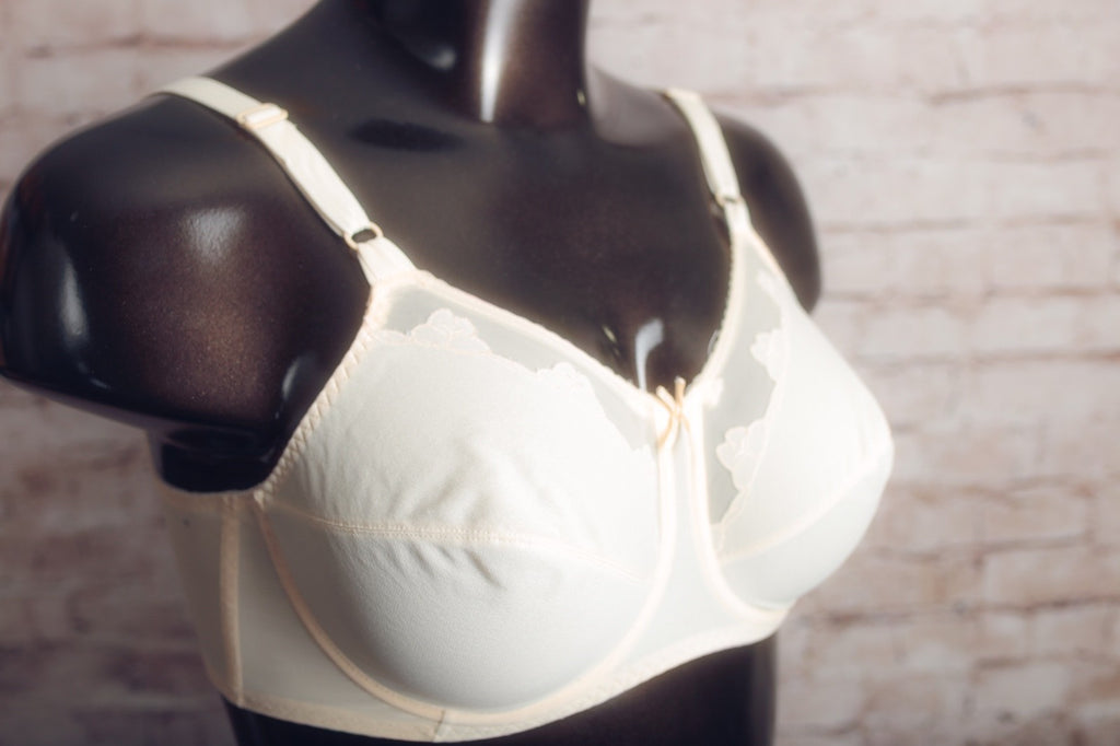 Bali 0180 Flower Retro Duckbill Unlined Satin Pointy Underwire Bra Ivory 36DD
